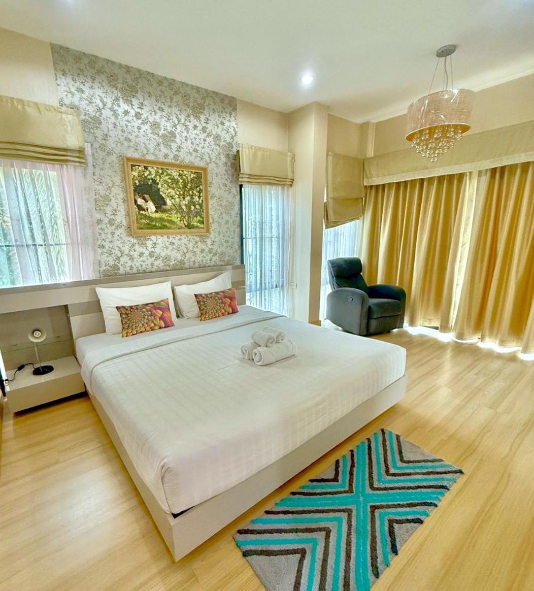 Three-Bedroom Apartment - Photo 14