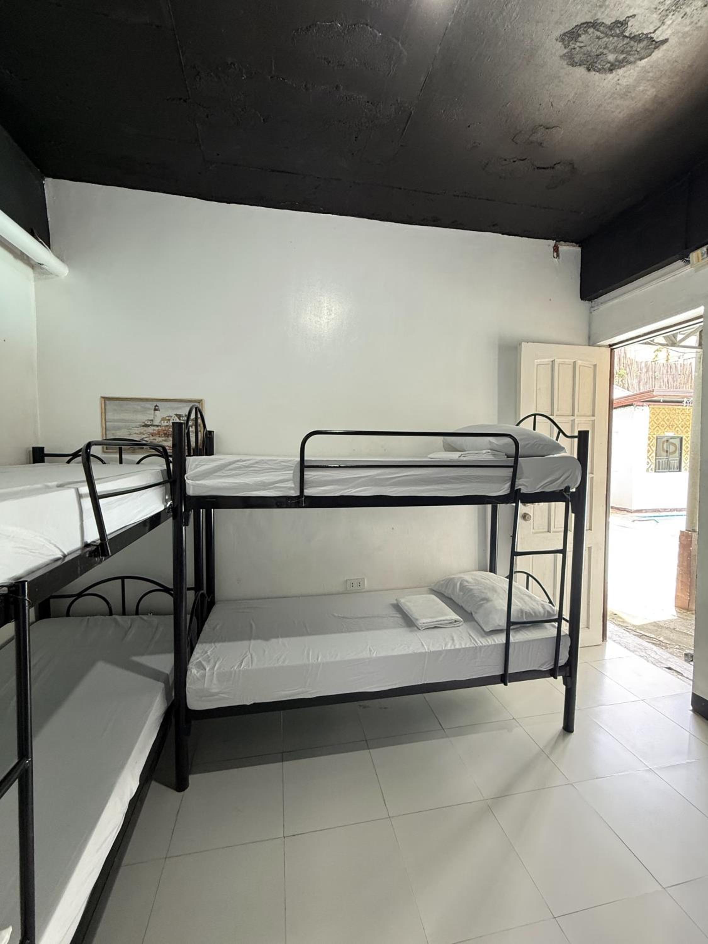 Mixed Dormitory Room photo 1