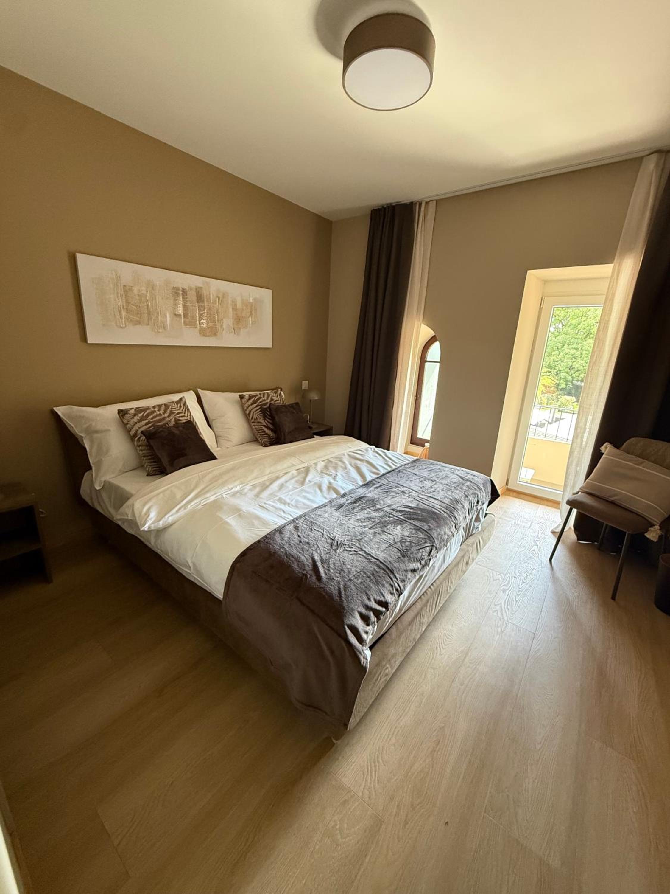 Deluxe Double Room with Balcony photo 1