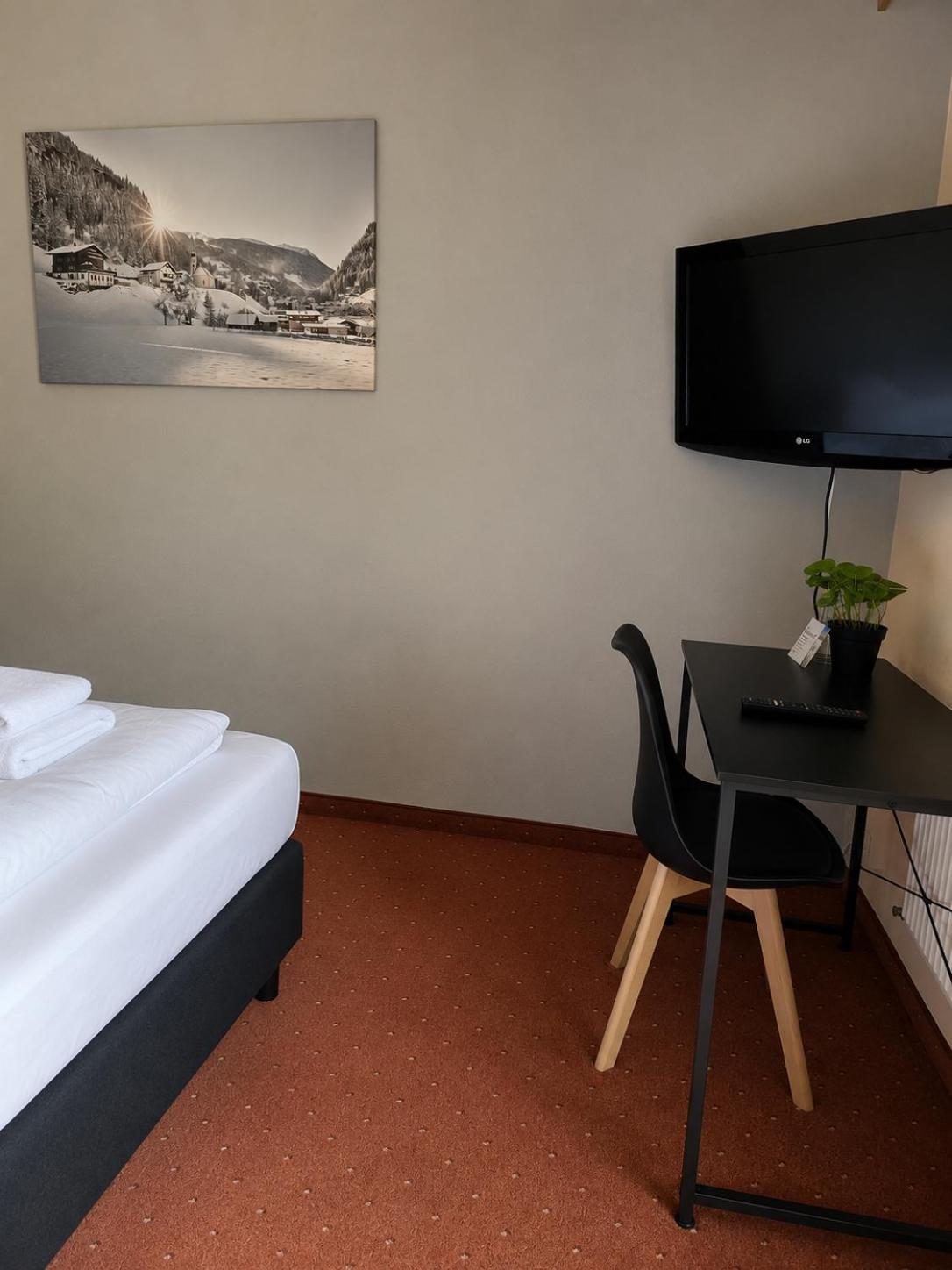 Standard Double Room photo 2