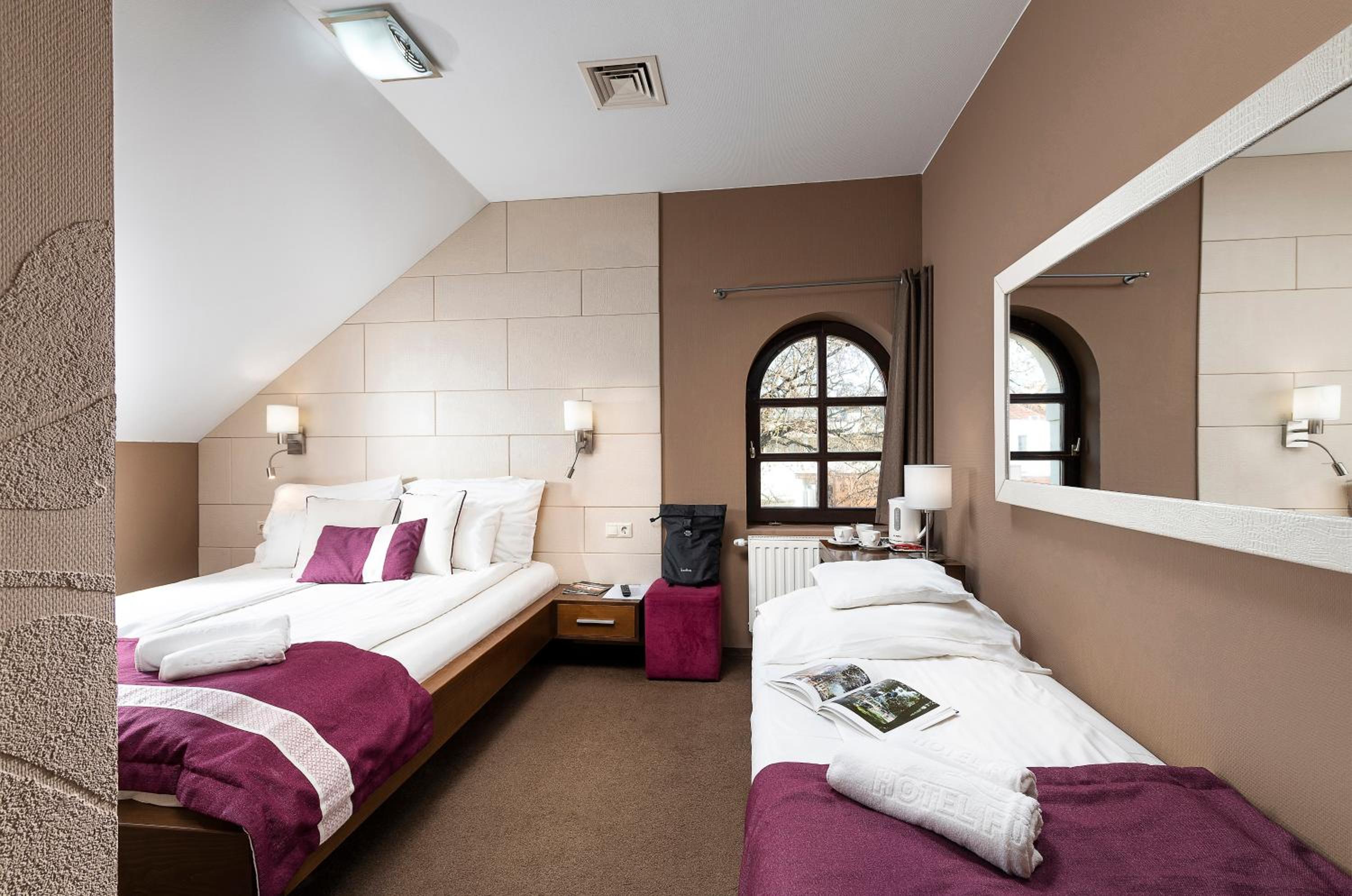 Queen Room - Disability Access