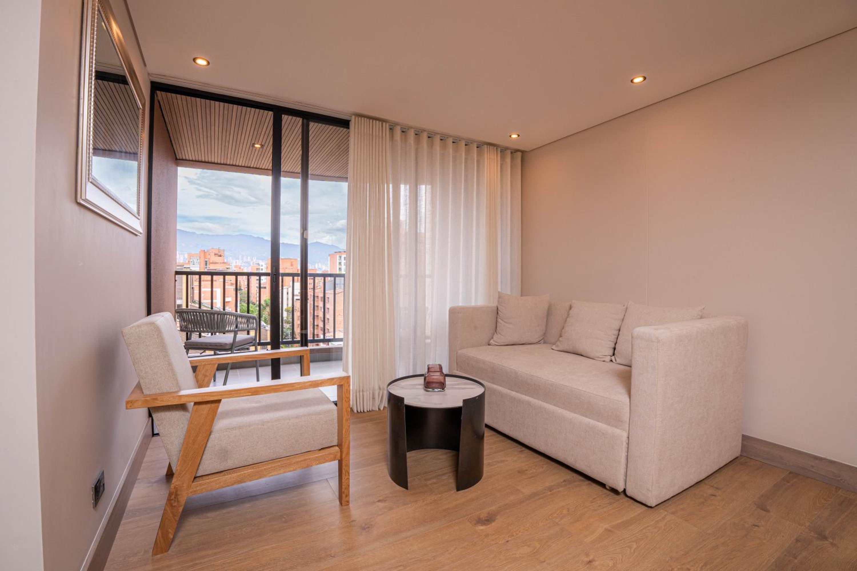 Three-Bedroom Deluxe Apartment