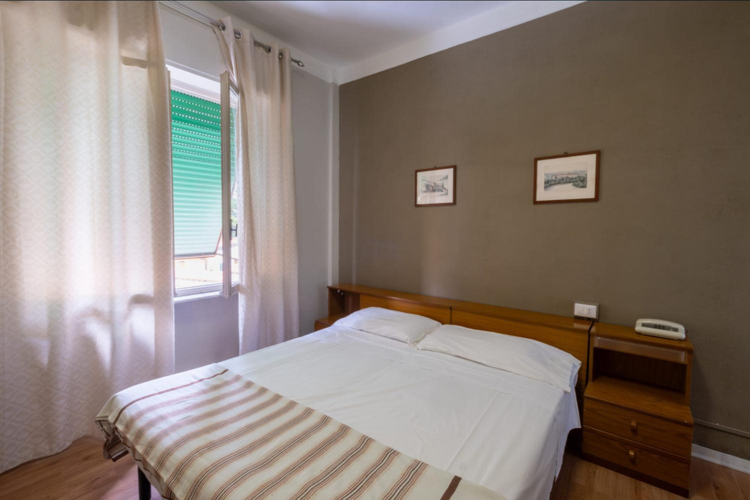Quadruple Room with Private Bathroom photo 3