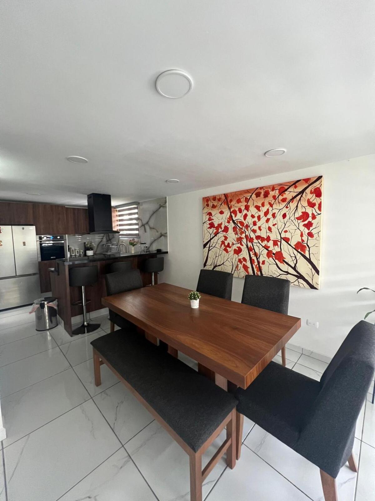 Four-Bedroom House photo 1