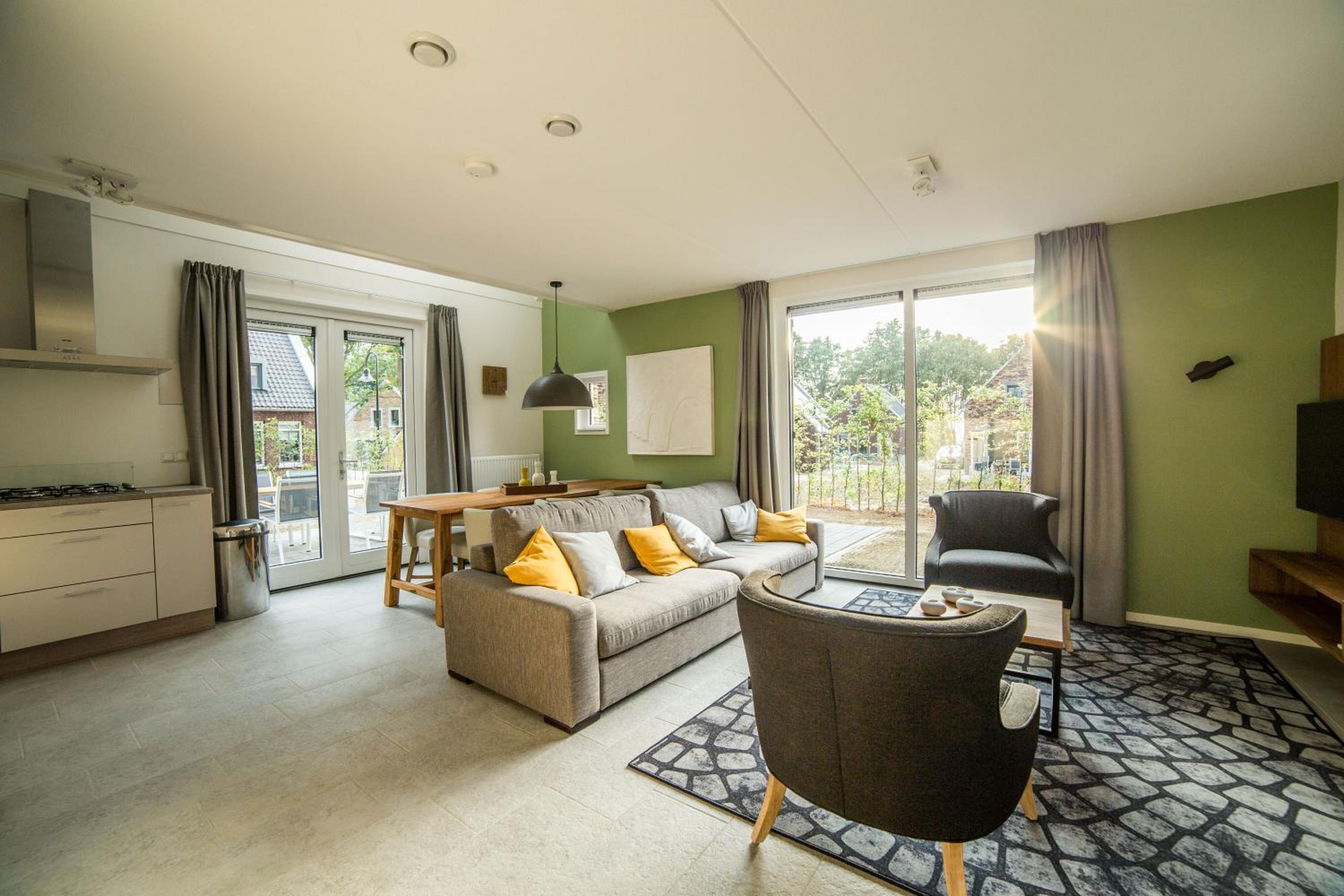 Comfort Three-Bedroom House (One Bedroom ground floor)