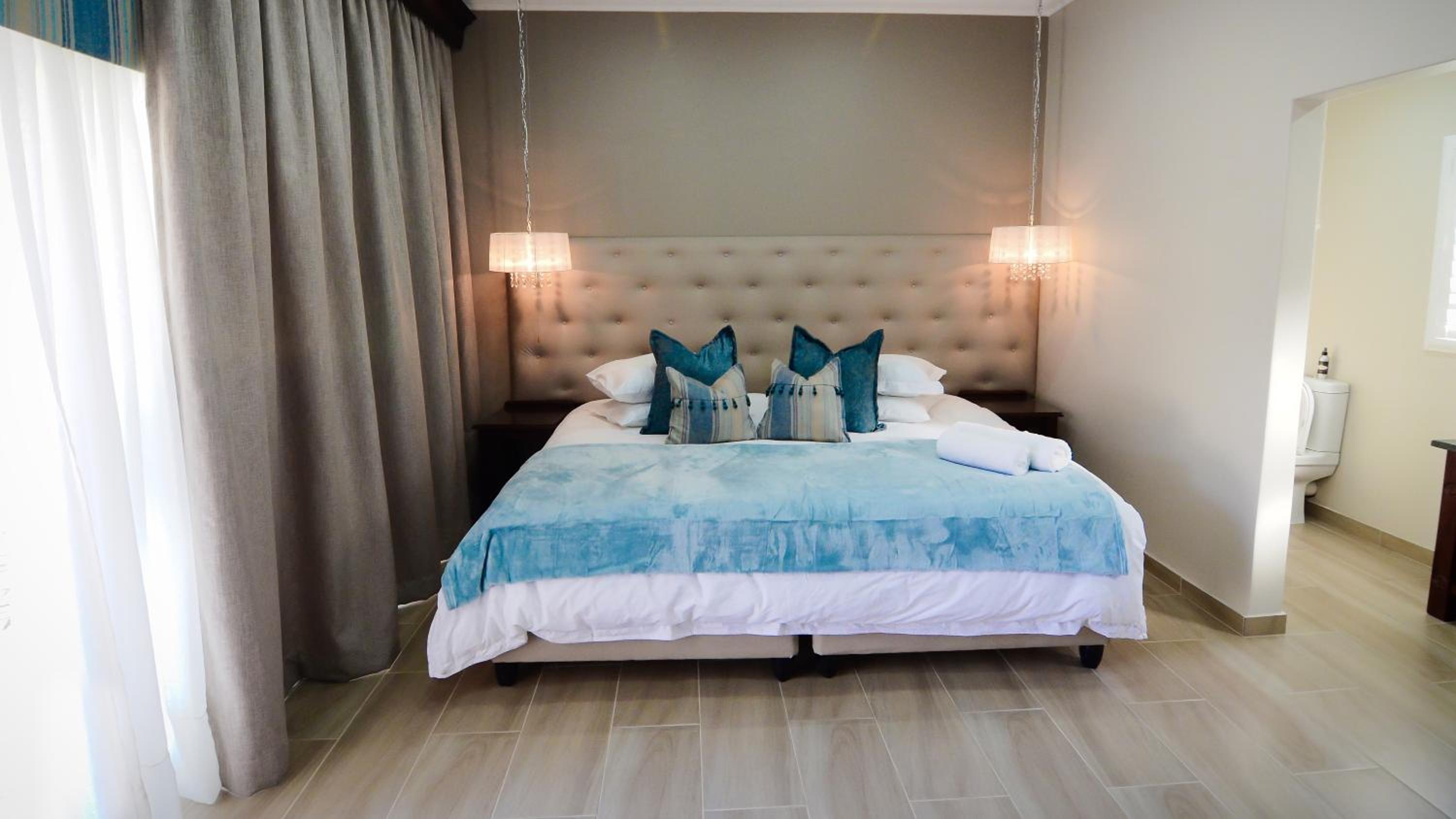 Deluxe Double or Twin Room photo 1