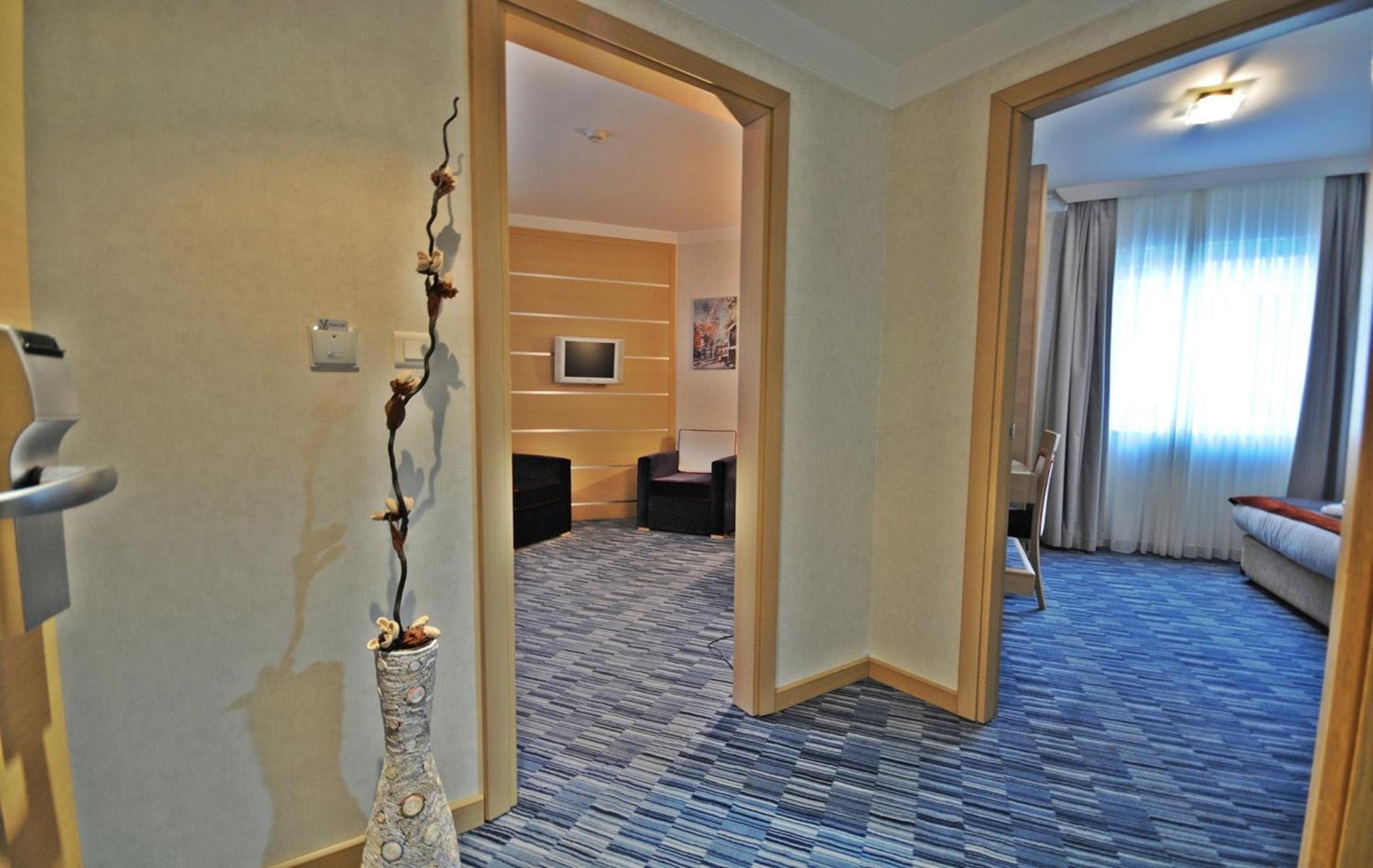 Suite (2 Adults)
