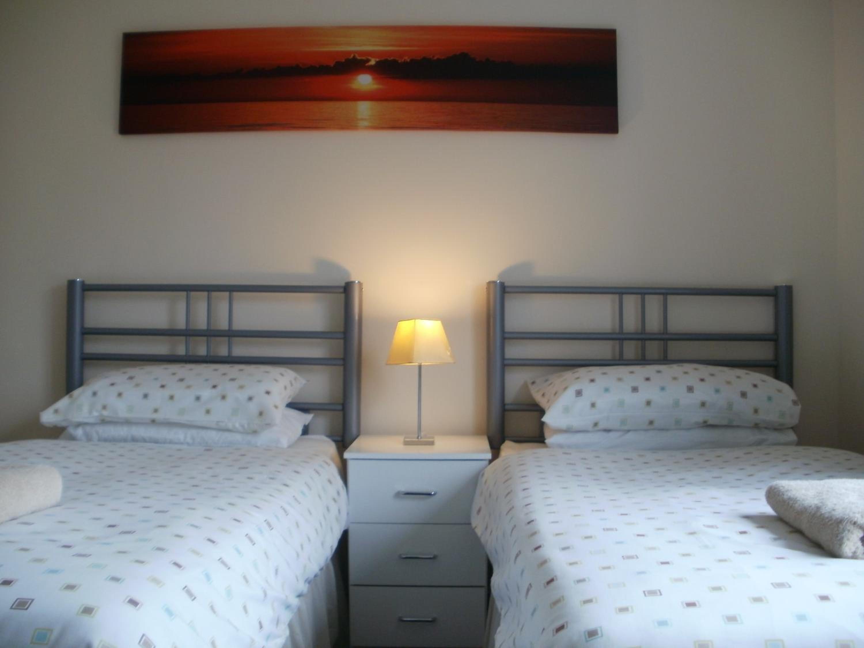 Twin Room - Photo 2