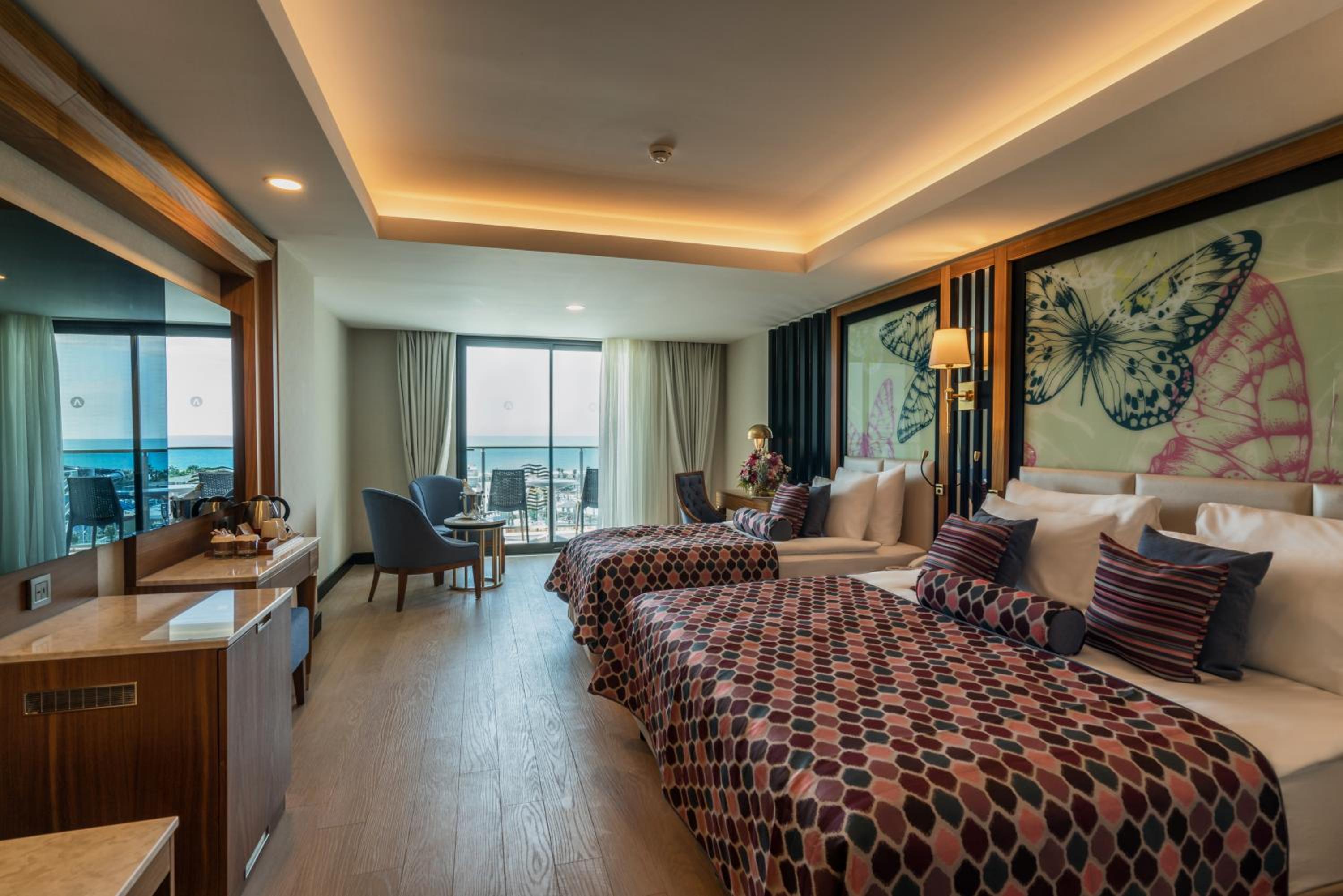 Standard Double or Twin Room with Land View photo 2