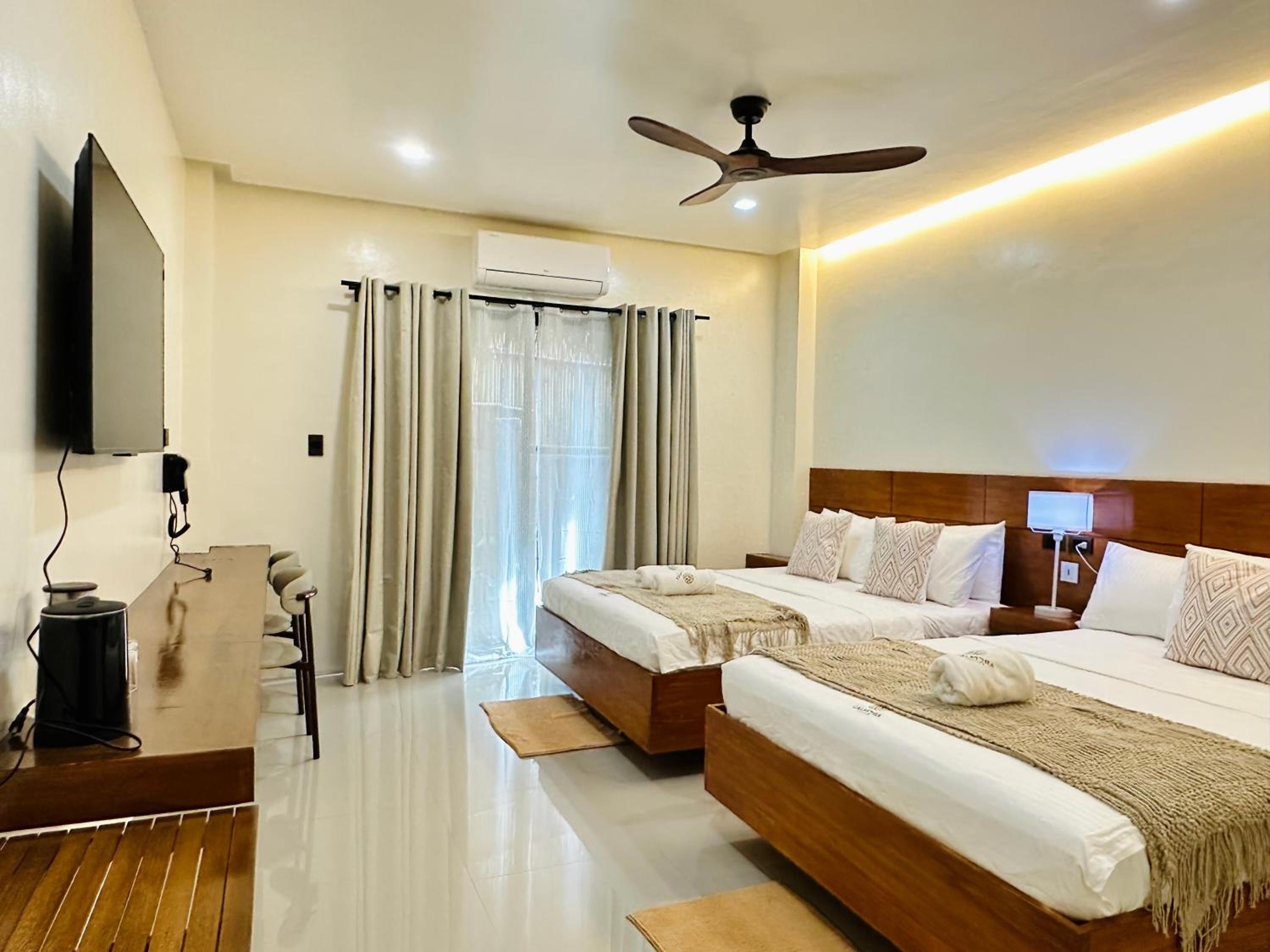 Deluxe Family Room