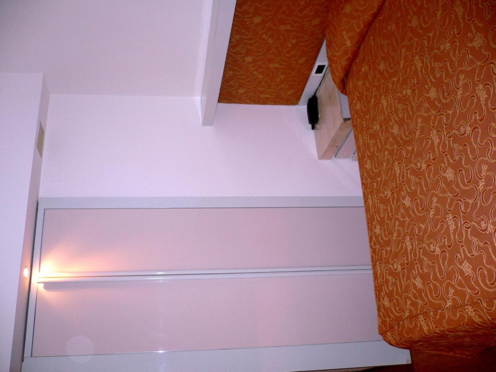 Double or Twin Room photo 3