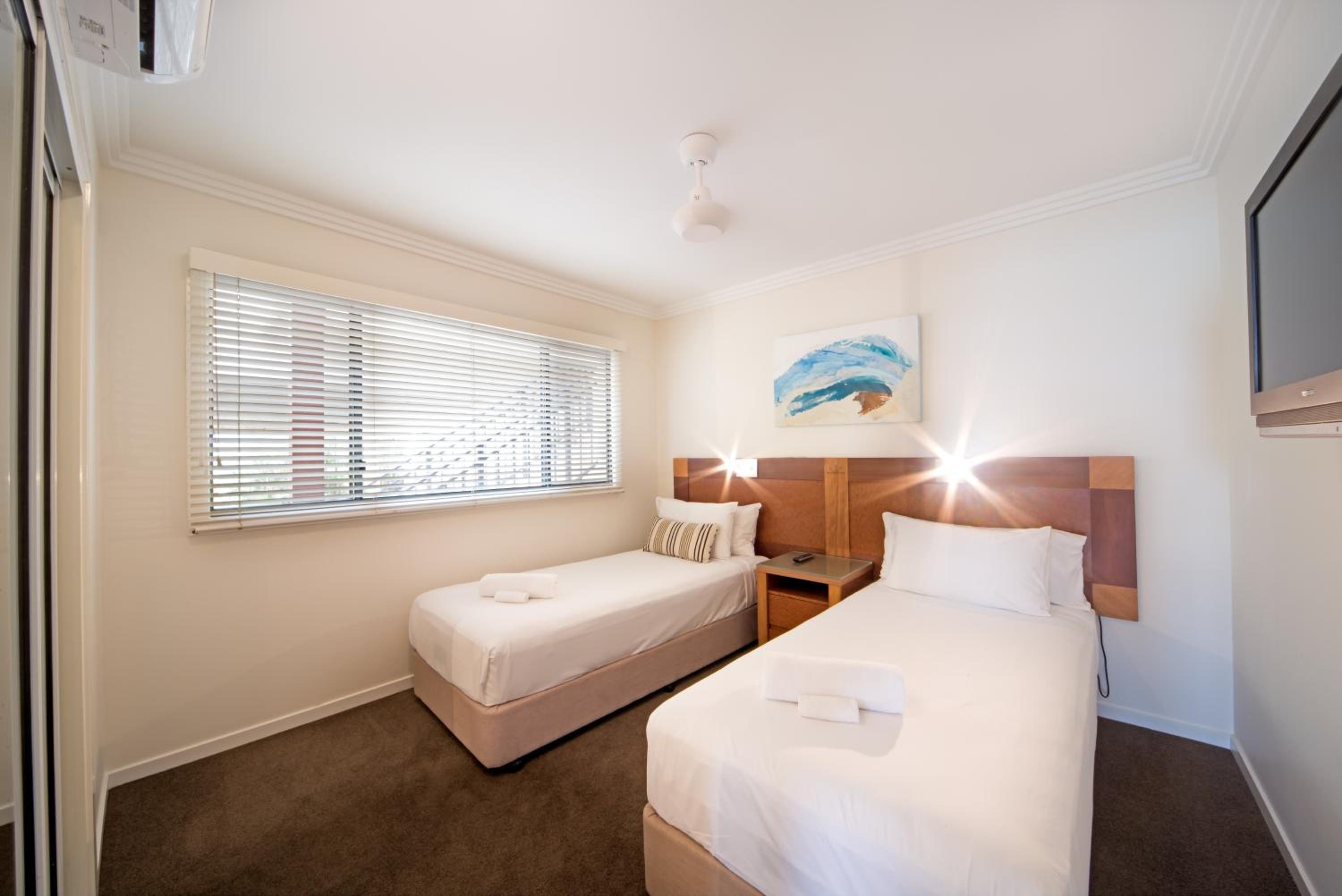 Three Bedroom Seaview Sub-penthouse apartment