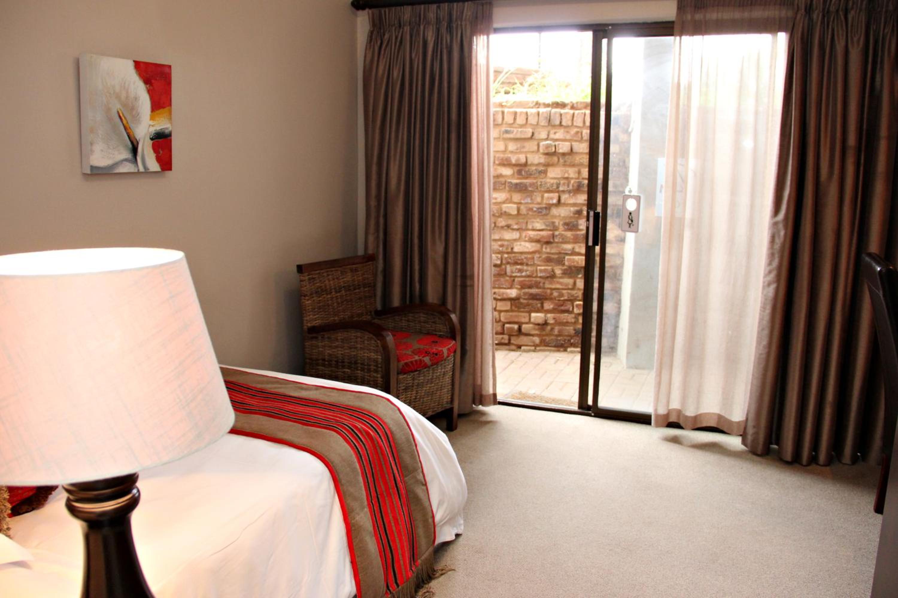 Single Room - Photo 3