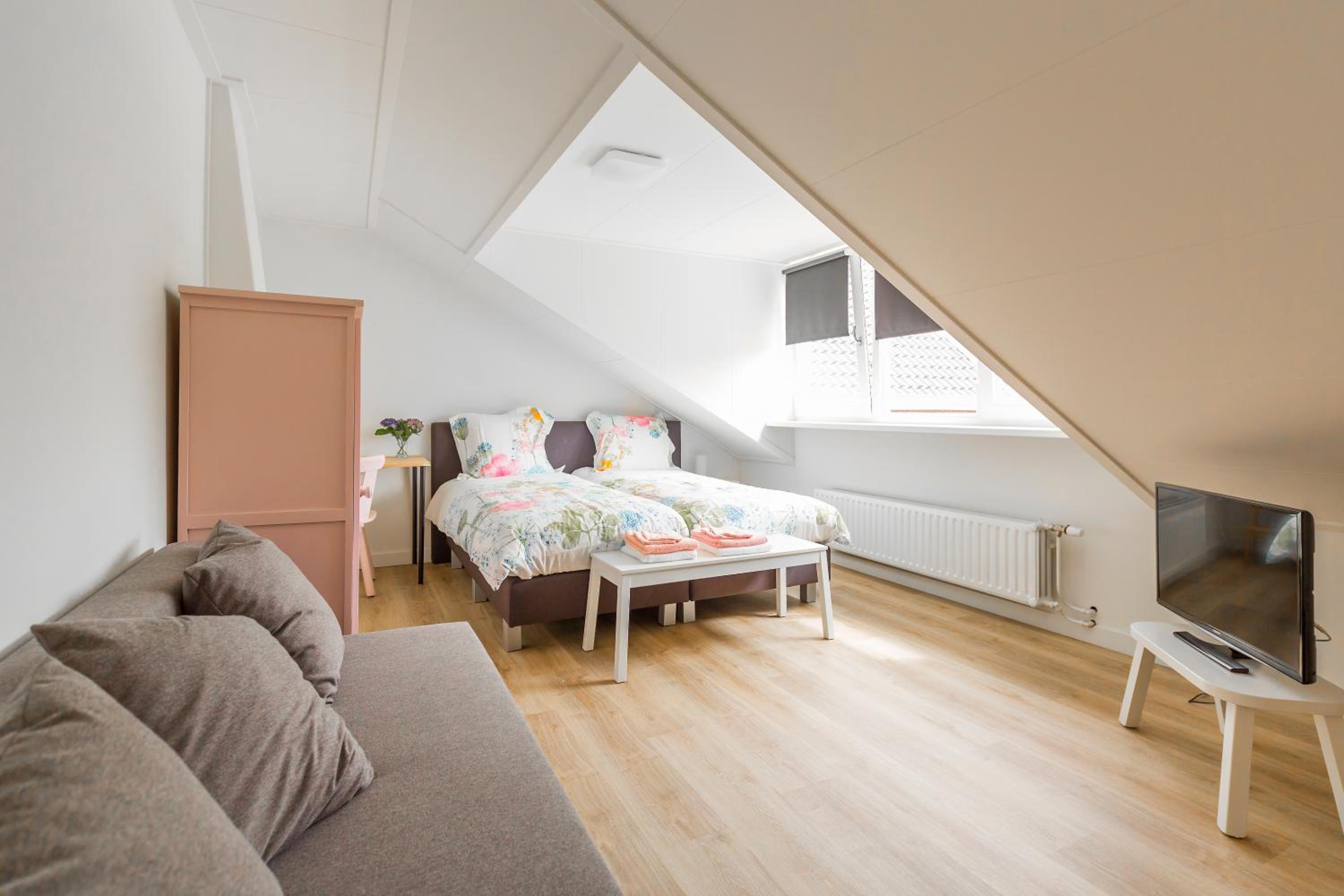 Triple Room with Shared Bathroom photo 3