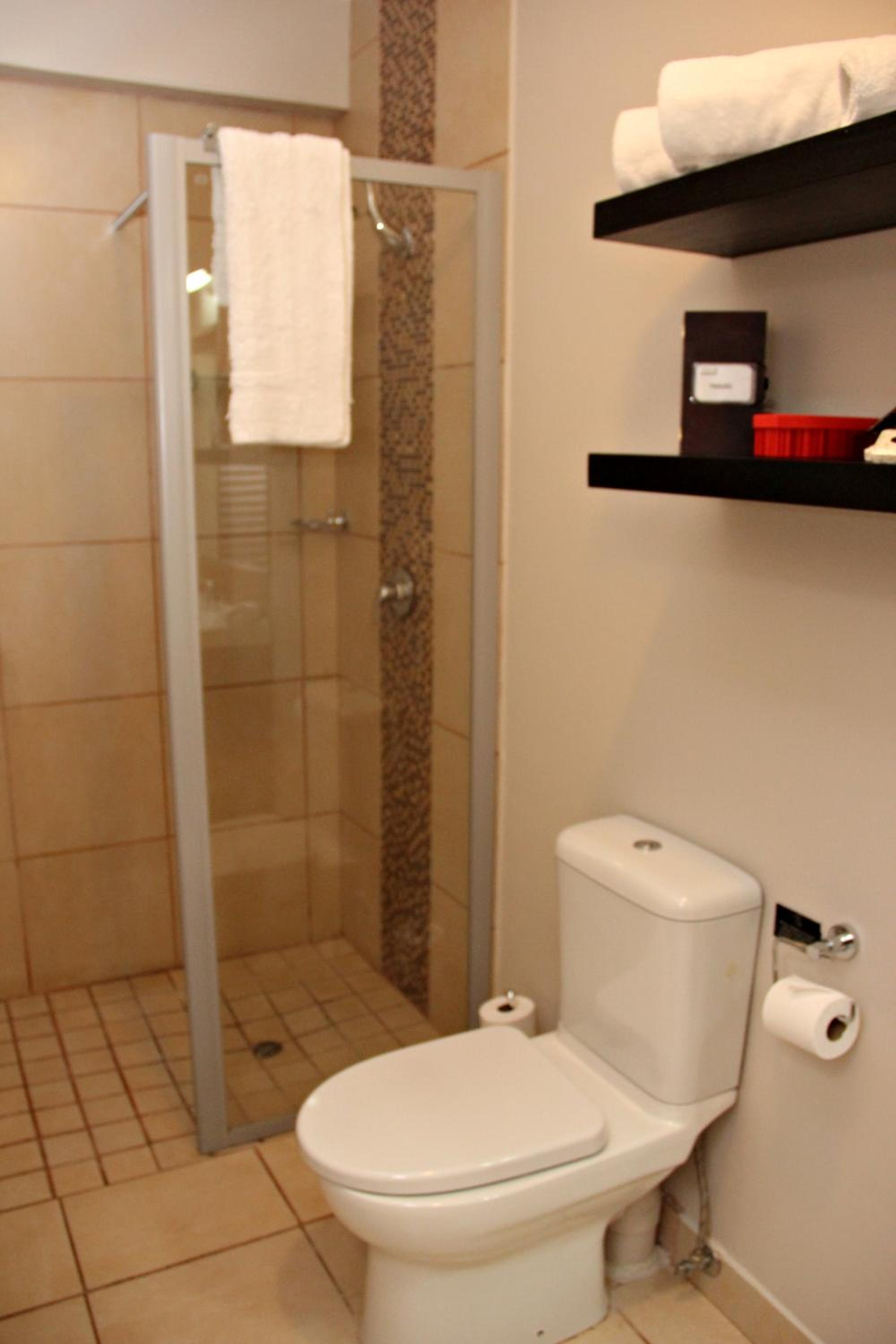 Standard Double Room - Photo 4
