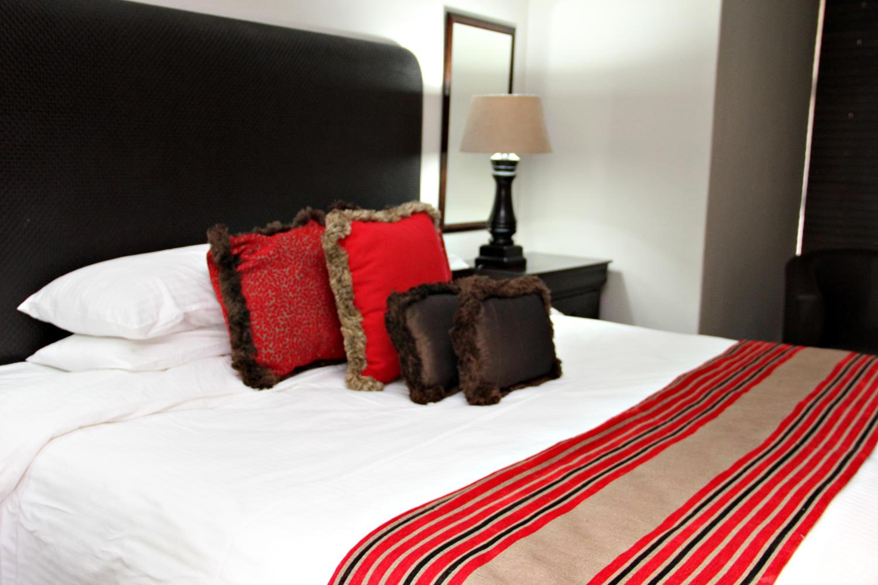 Deluxe King Room - Photo 14