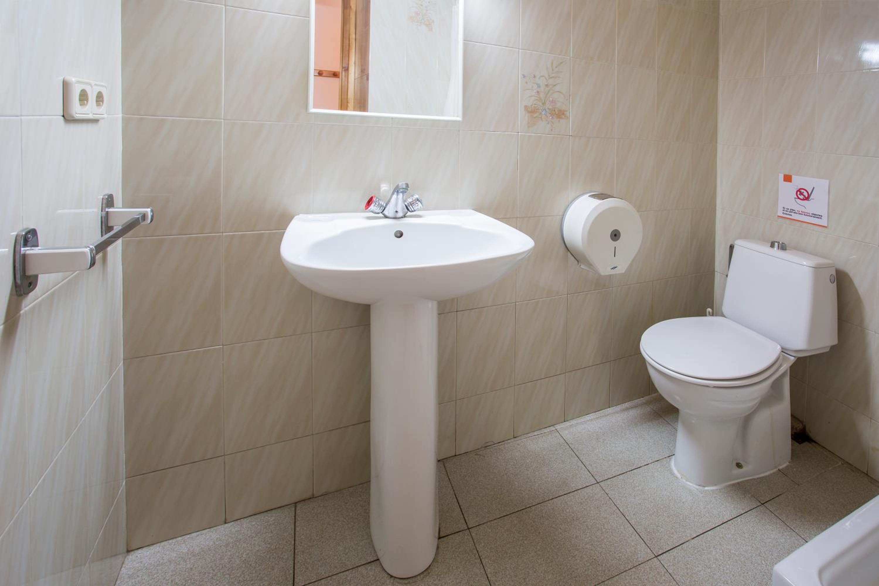 Quadruple Room with Bathroom photo 3