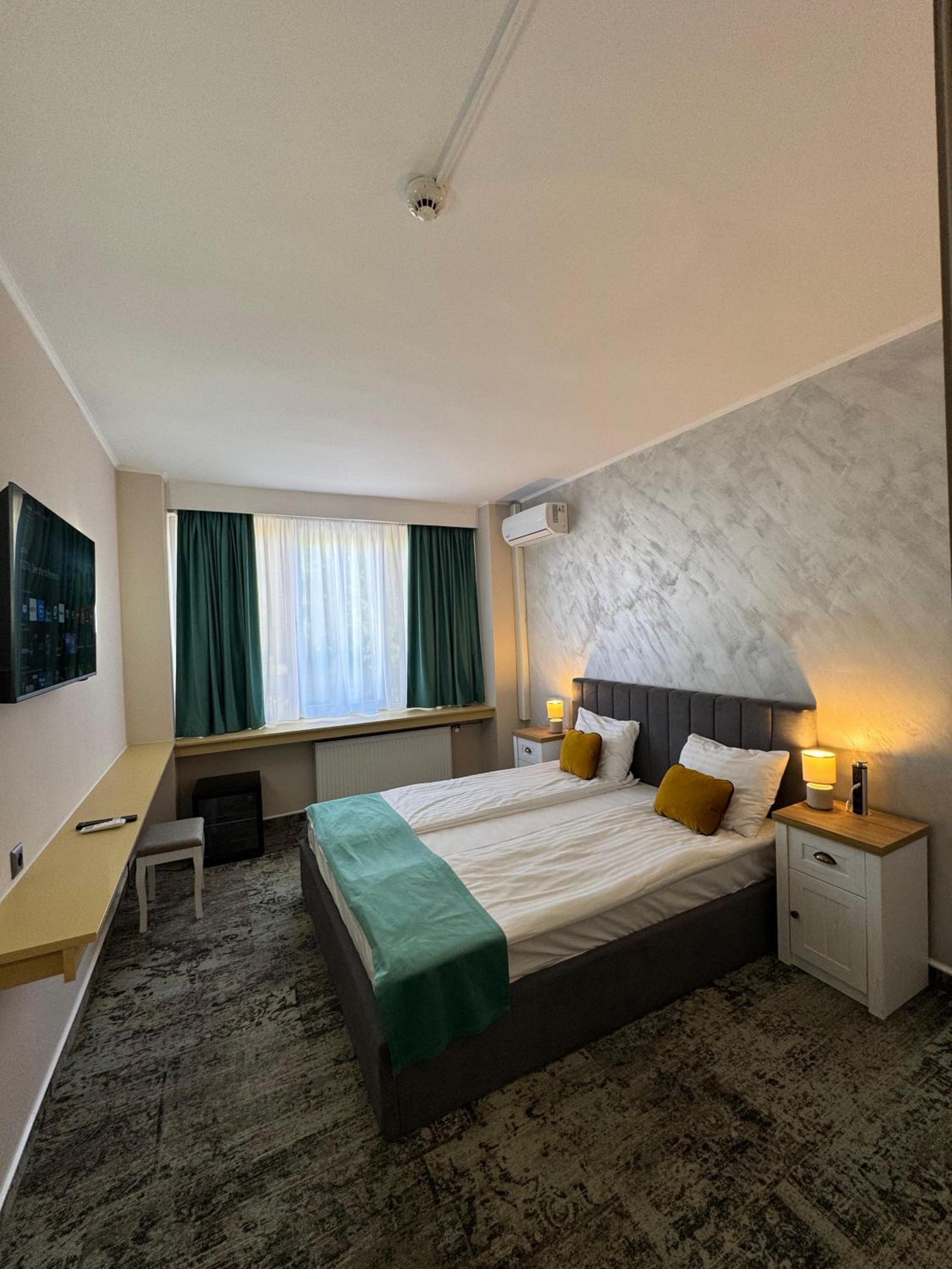 Business Double Room with Gym Access photo 2