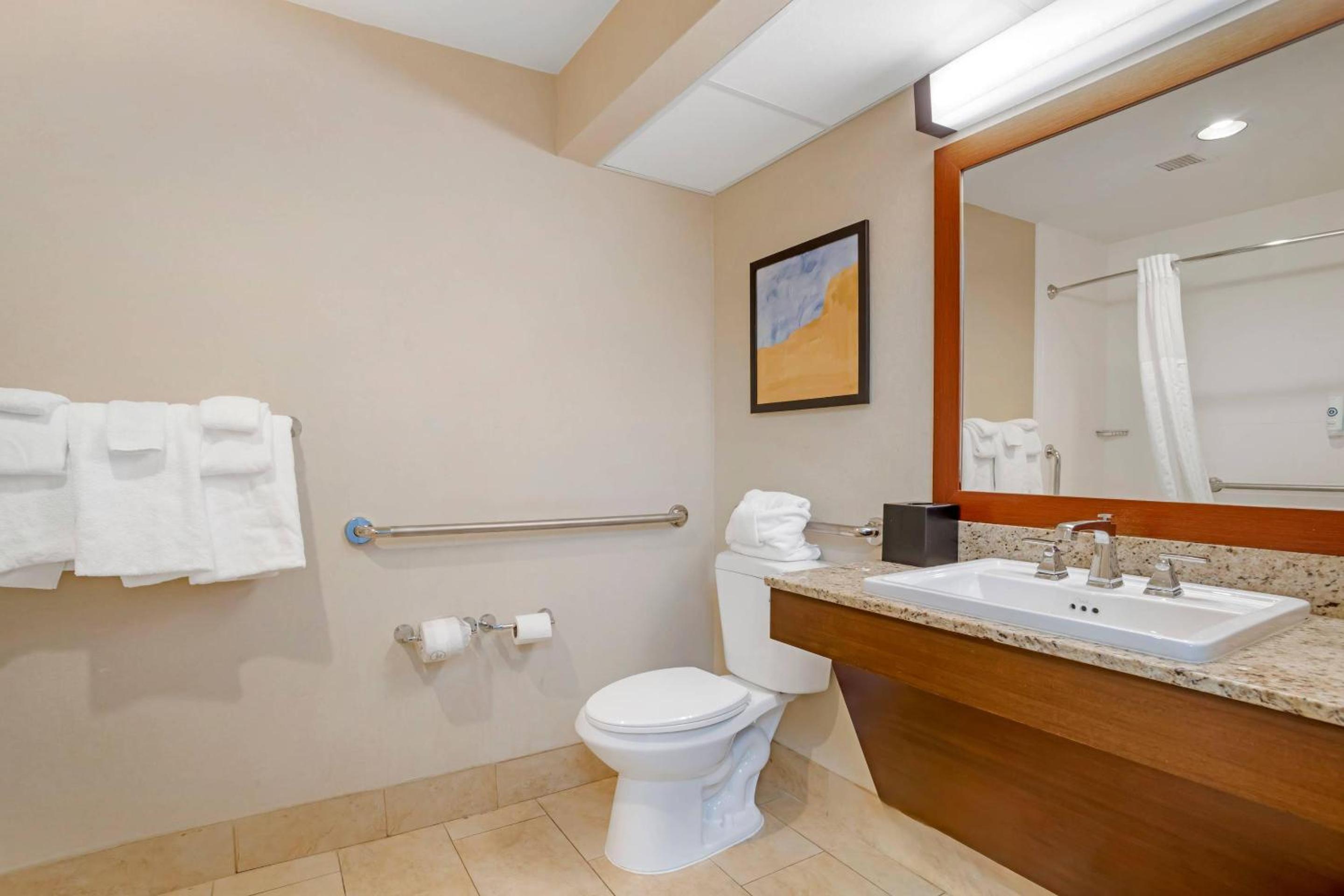 Suite with Two Queen Beds Upgrade - Accessible/Non-Smoking - Photo 5