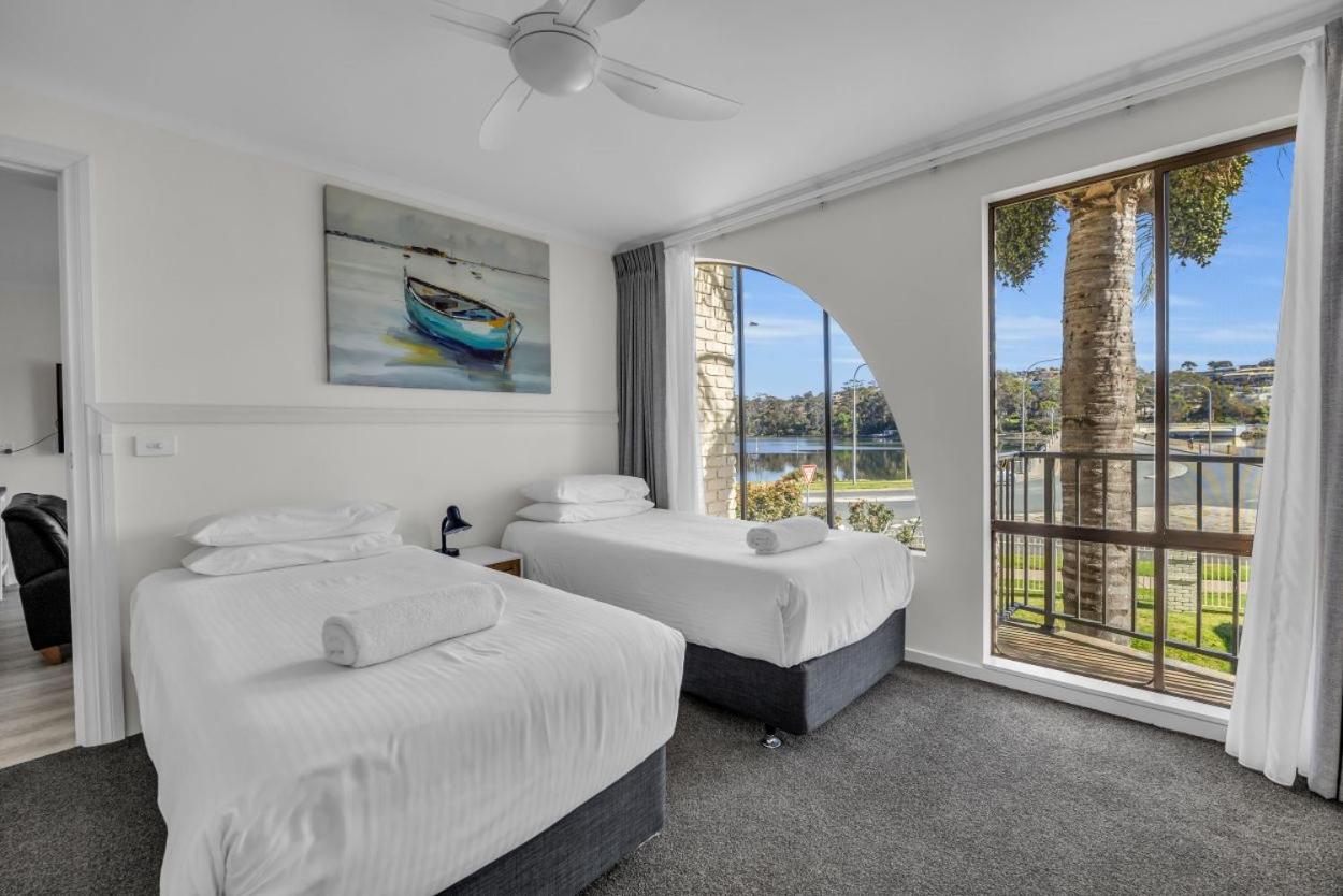 Apartment with Lake View photo 3