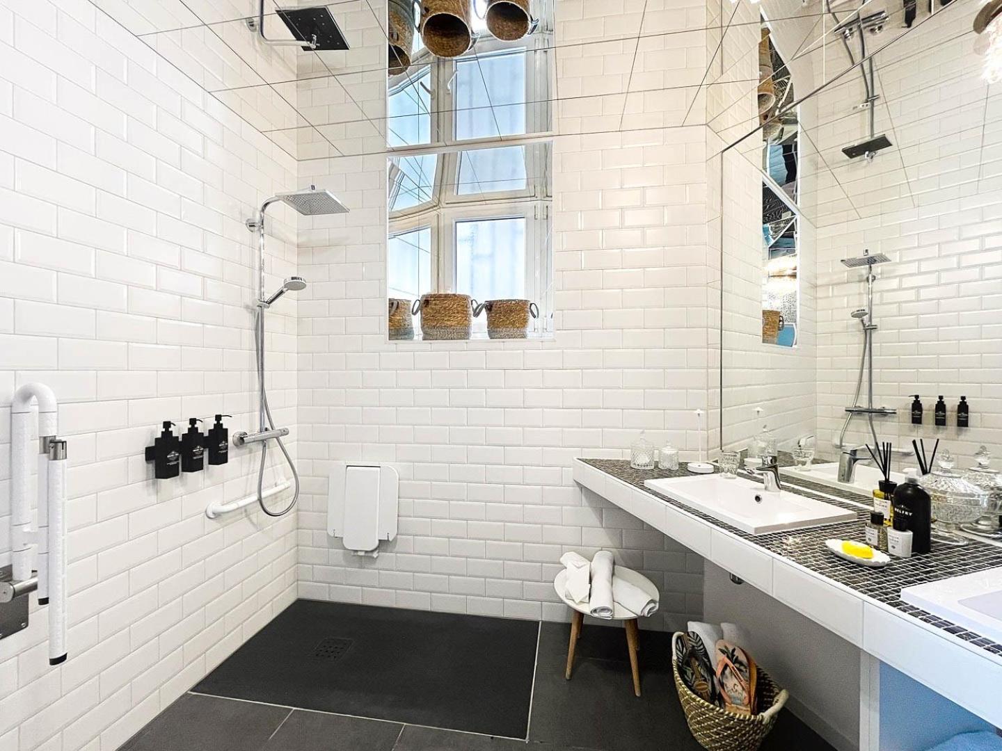 Double or Twin Room - Disability Access