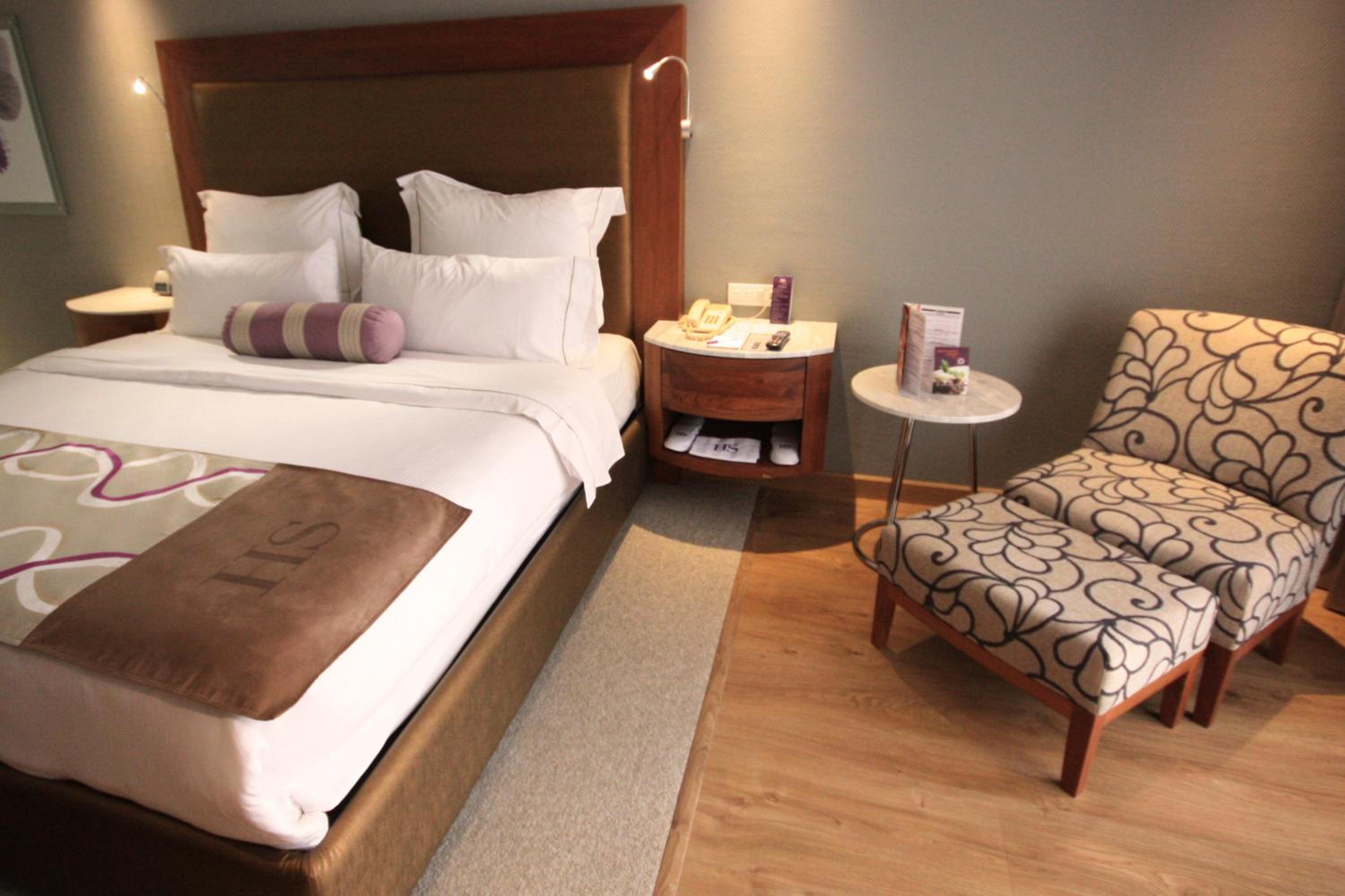 Deluxe King Suite