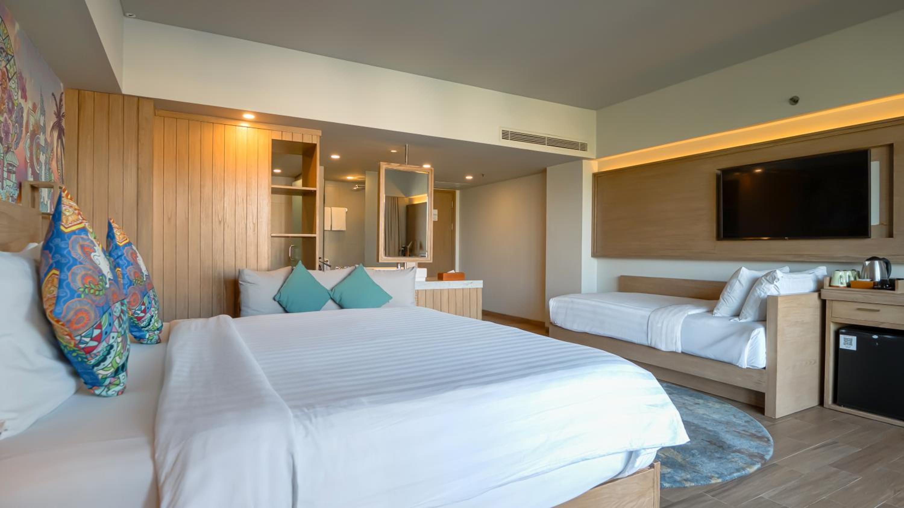 Family Deluxe with 20% F&B Disc (exclude alcohol)
