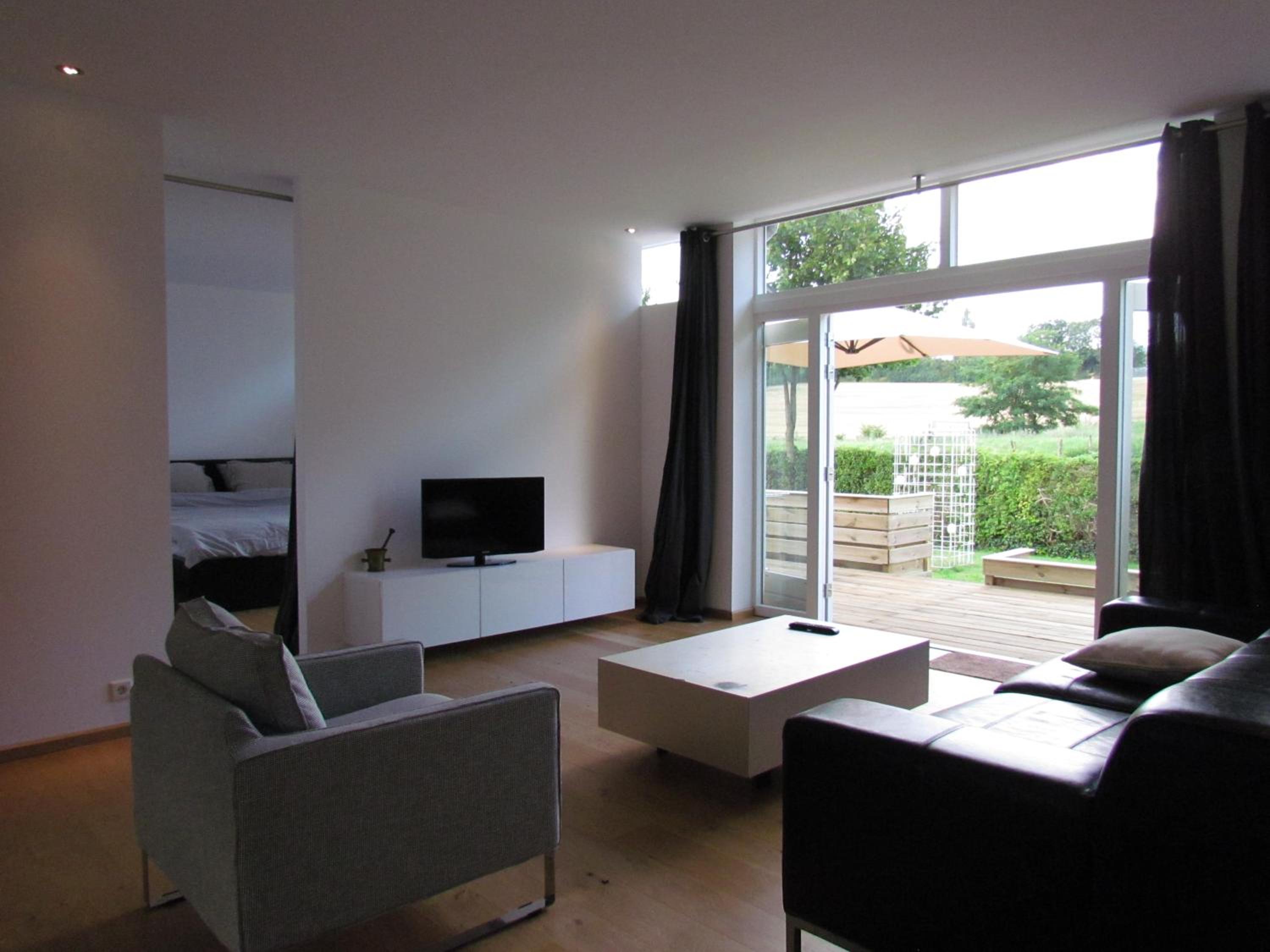 Apartment photo 2