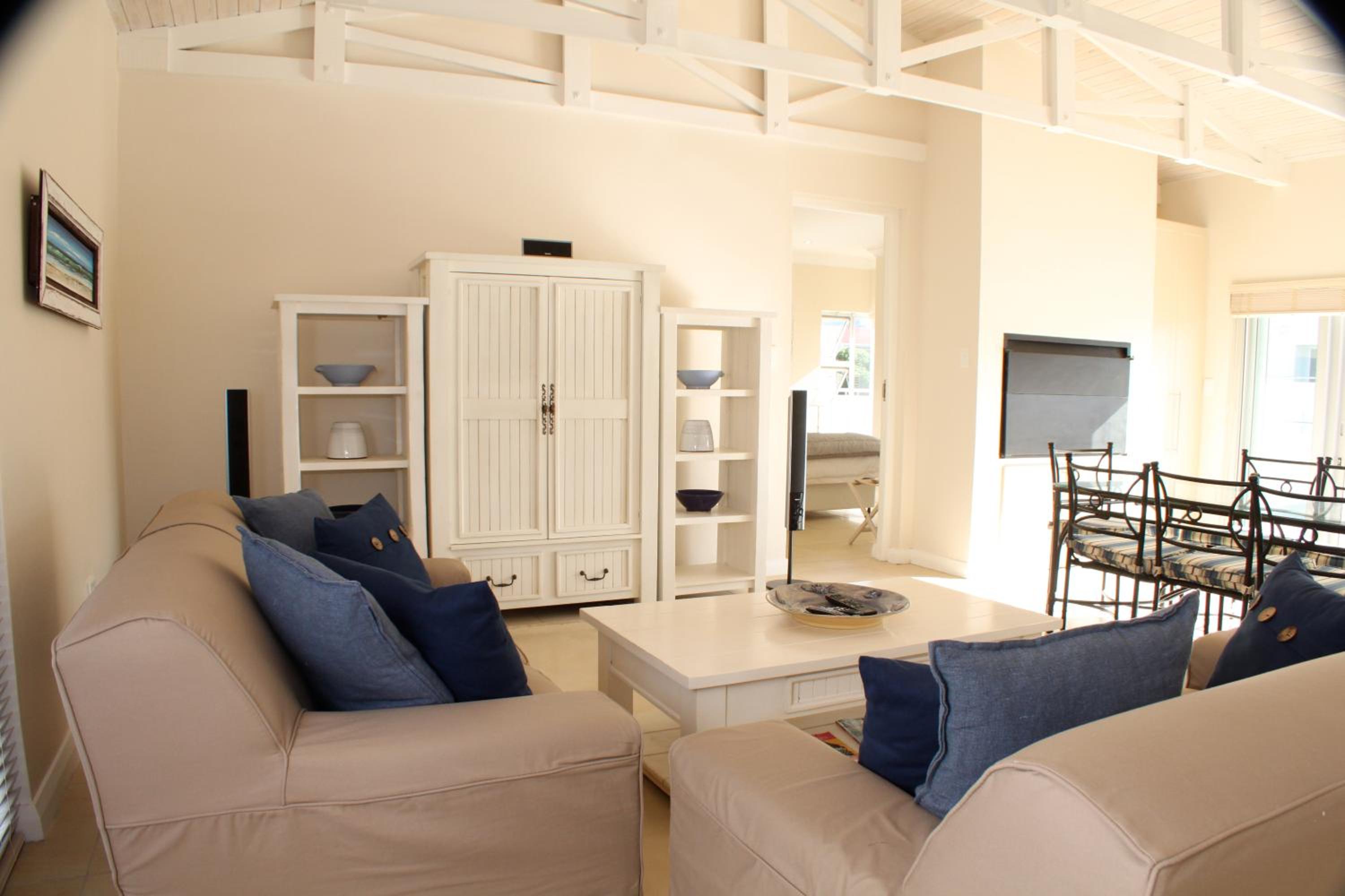 Four-Bedroom House photo 3
