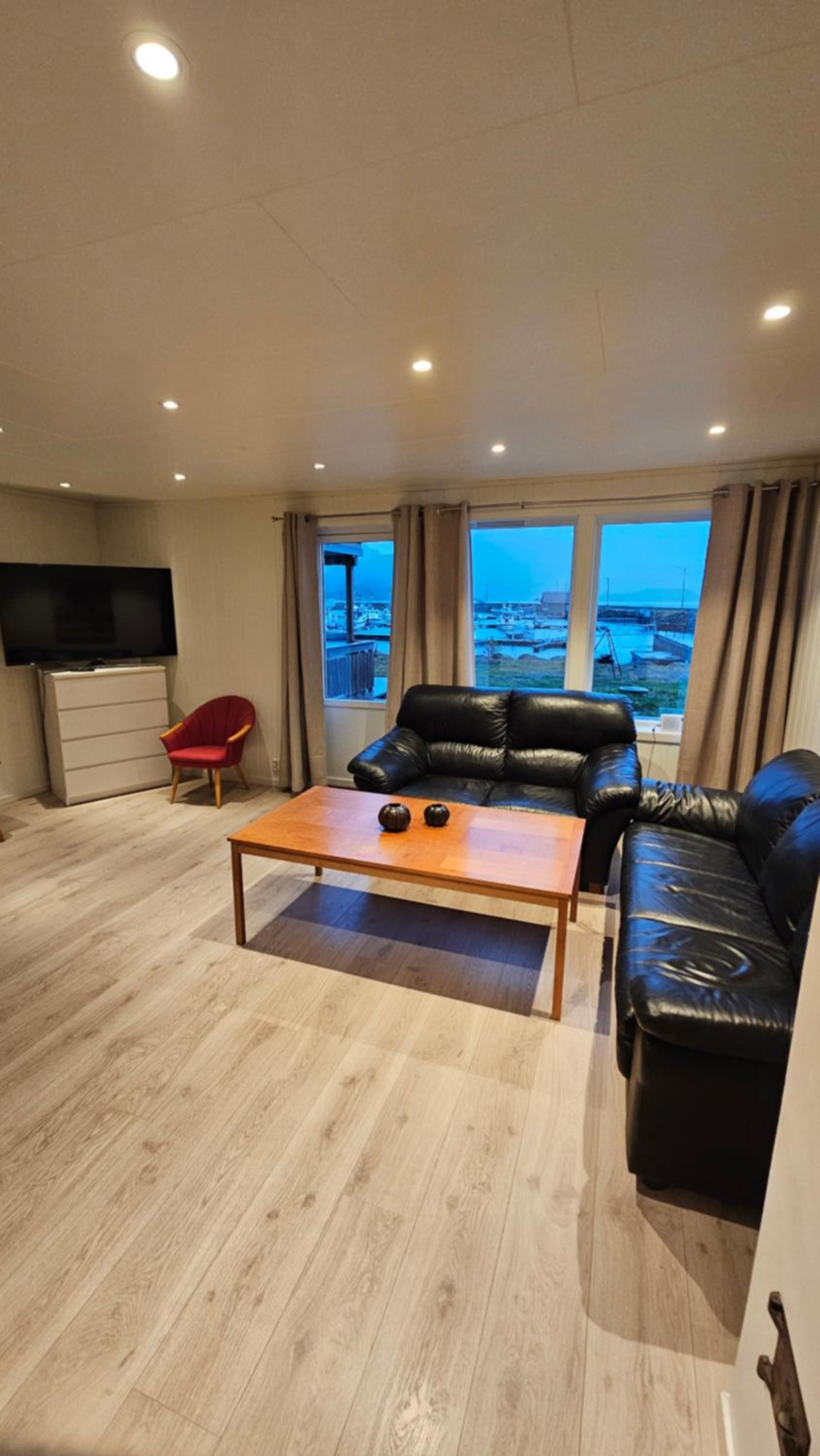 Three-Bedroom Apartment with Ocean View photo 3