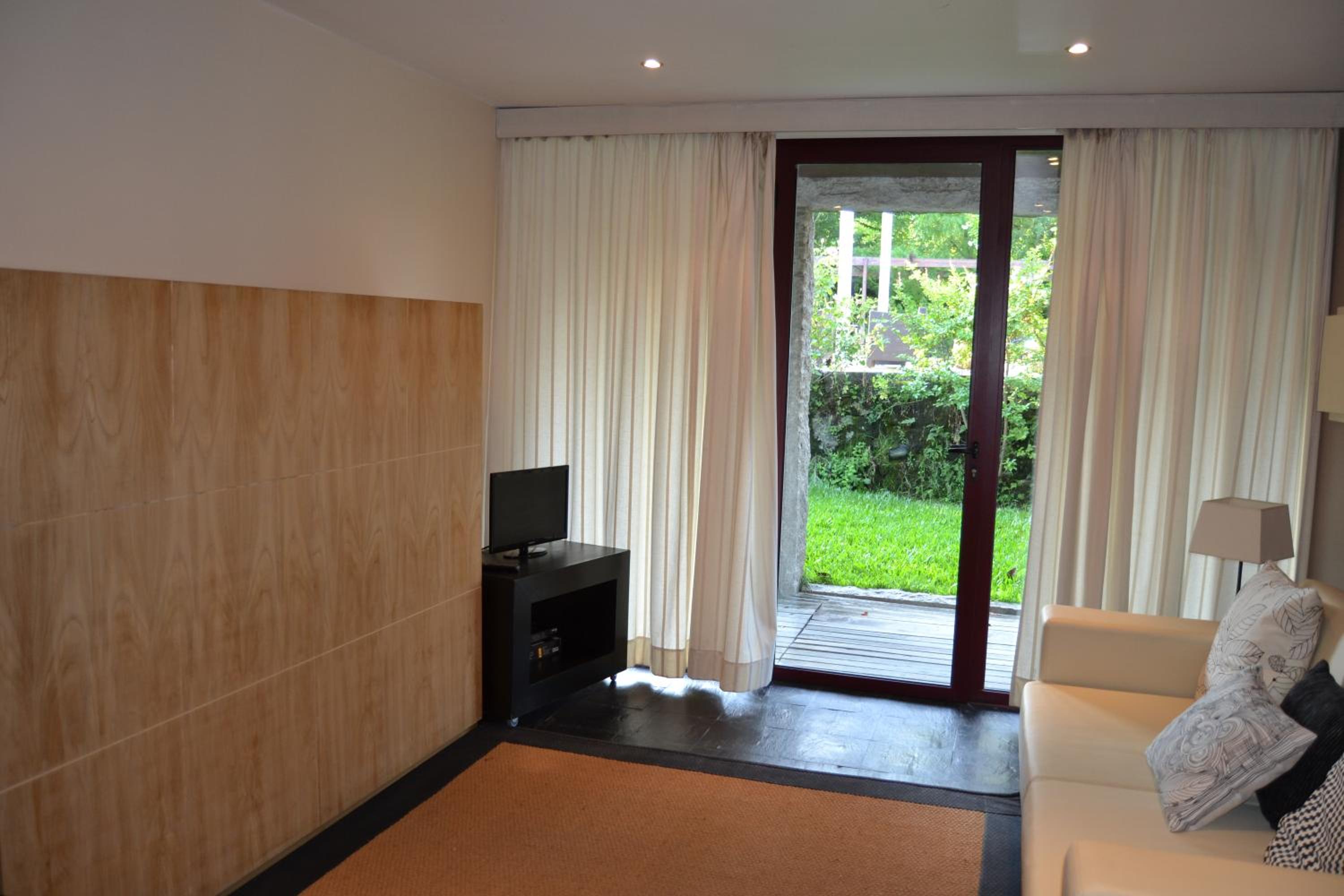 One-Bedroom House photo 2