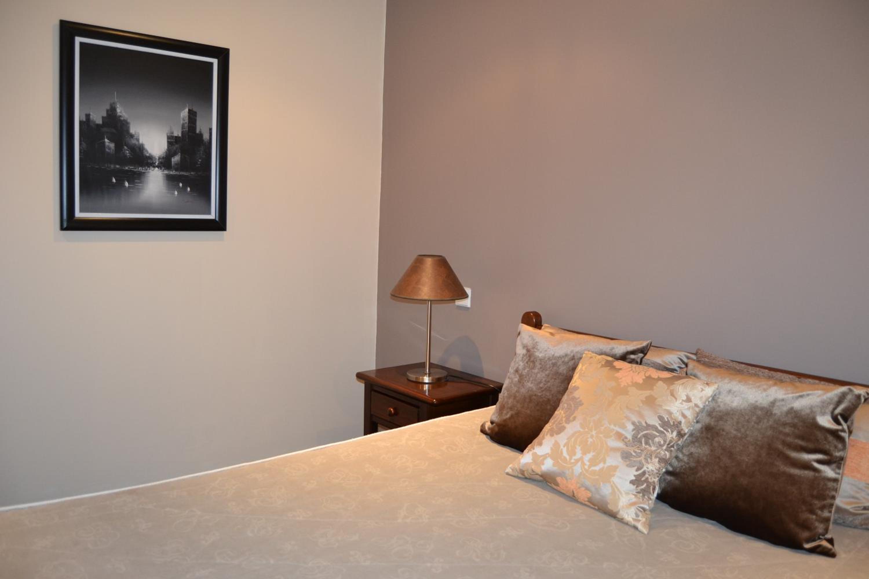 One-Bedroom House photo 1