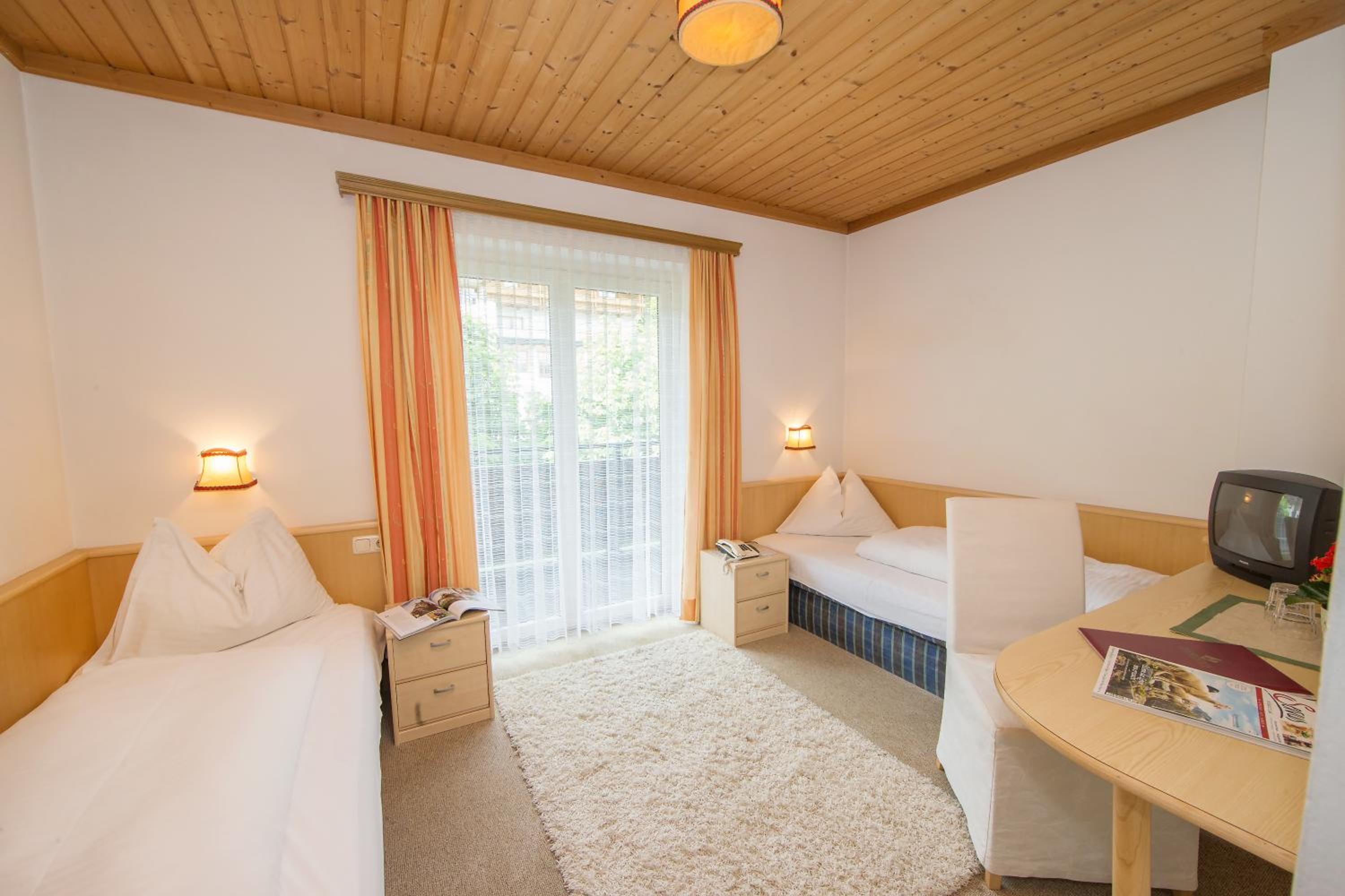 Budget Twin Room photo 1