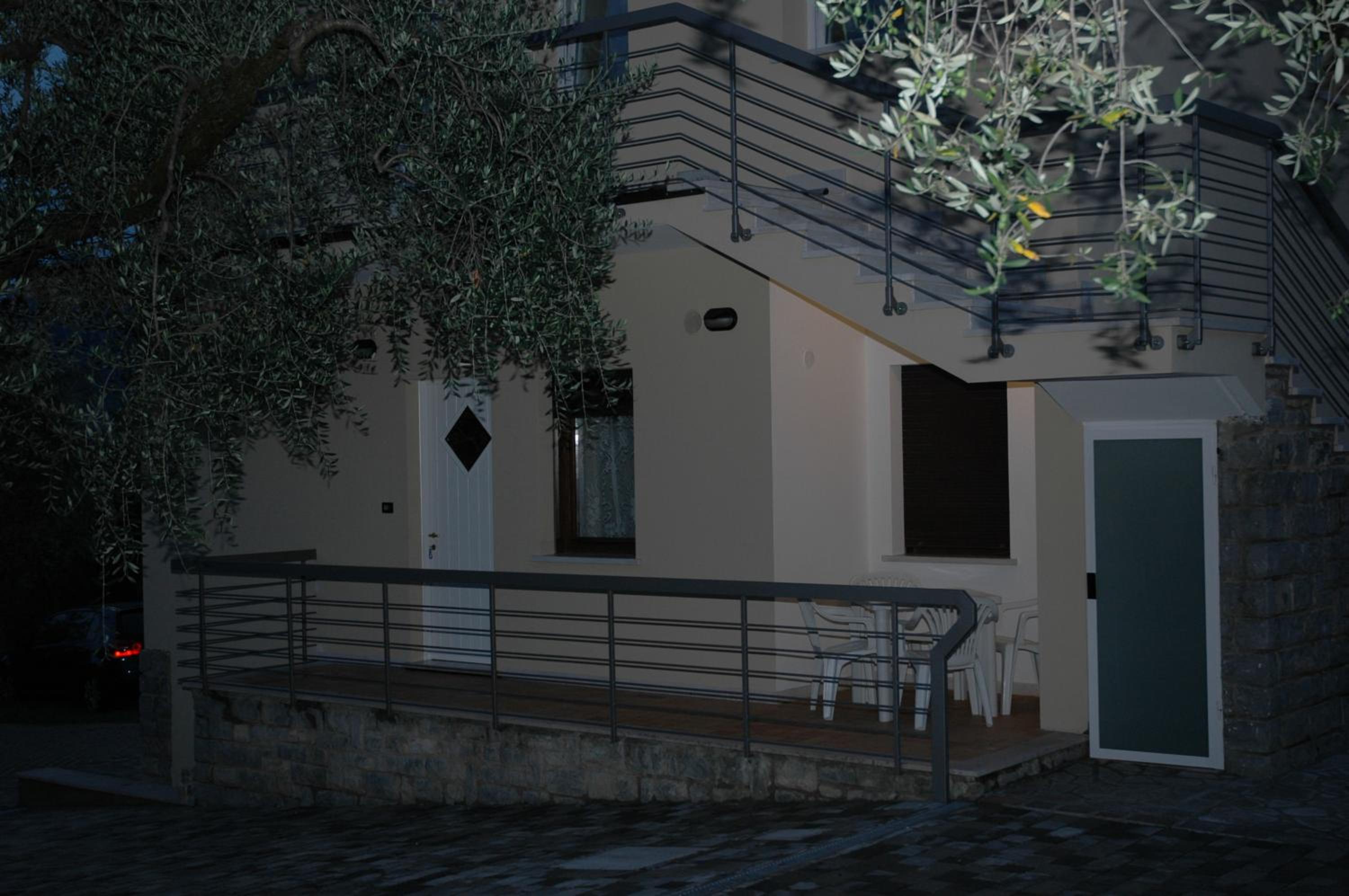 Two-Bedroom Apartment with Mountain View photo 3