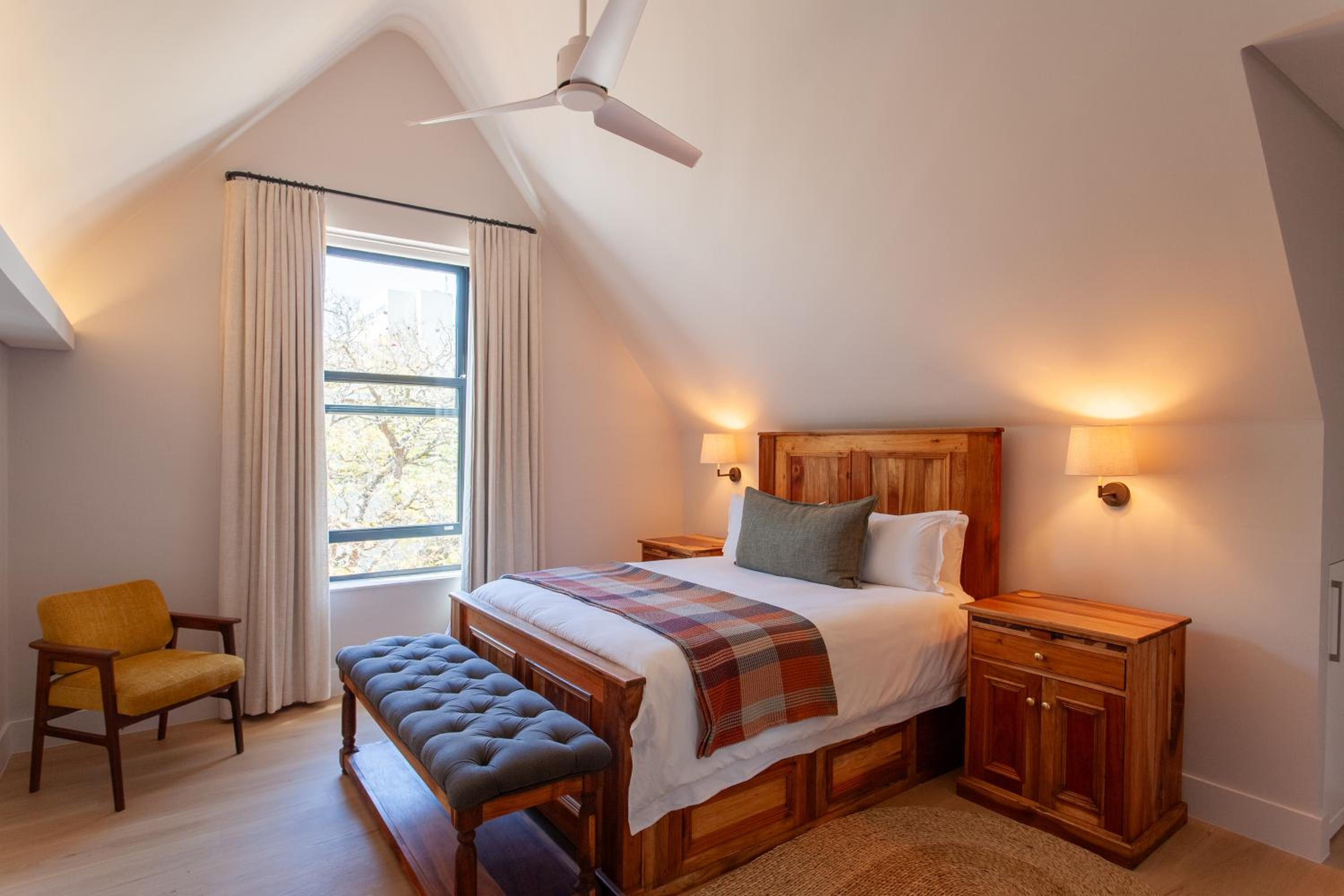Luxury Queen Room