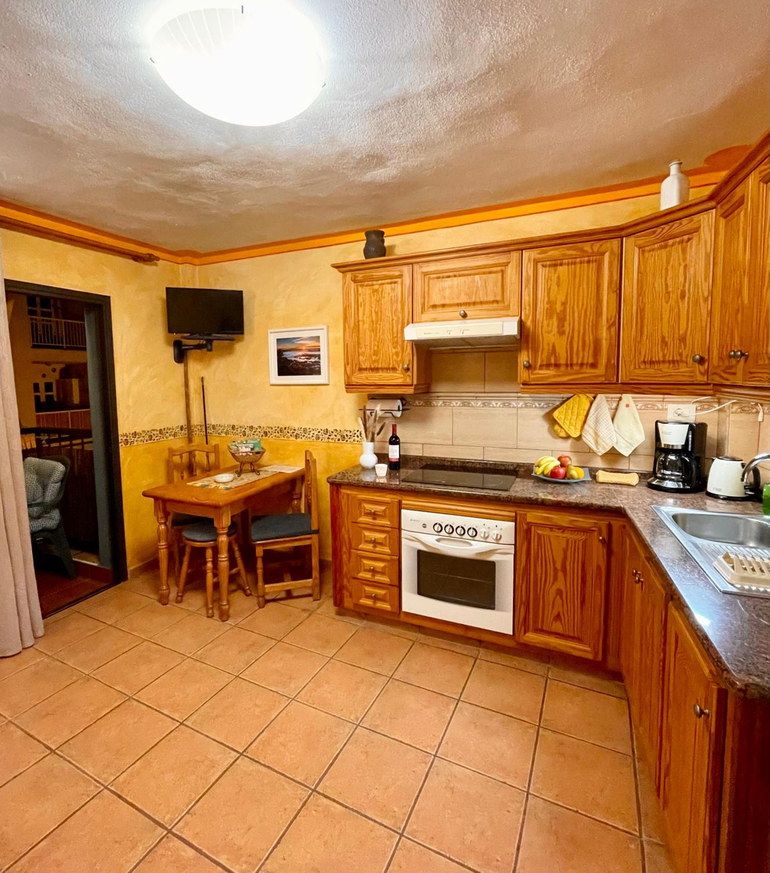 One-Bedroom Apartment with Balcony photo 3