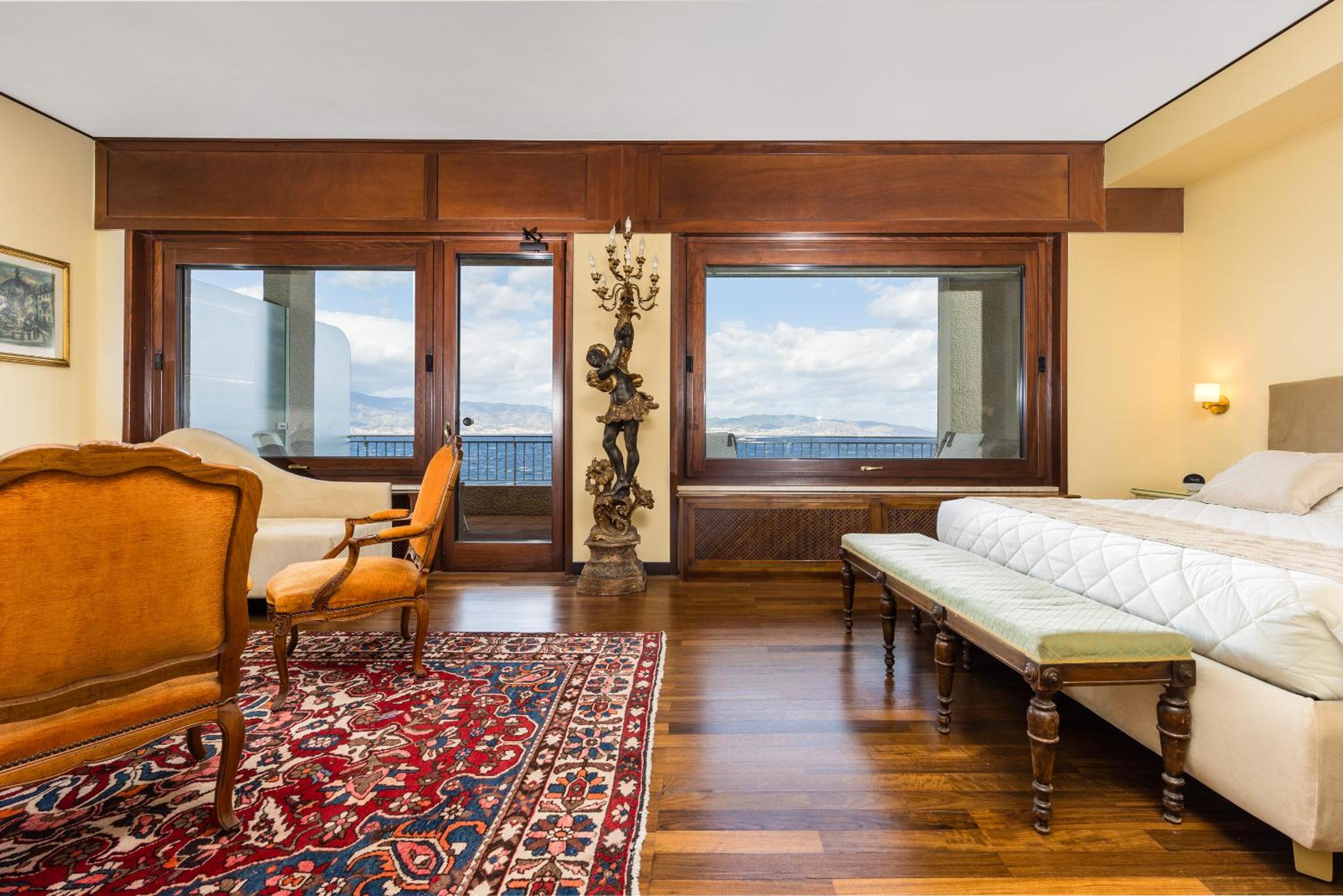 King Suite with Sea View