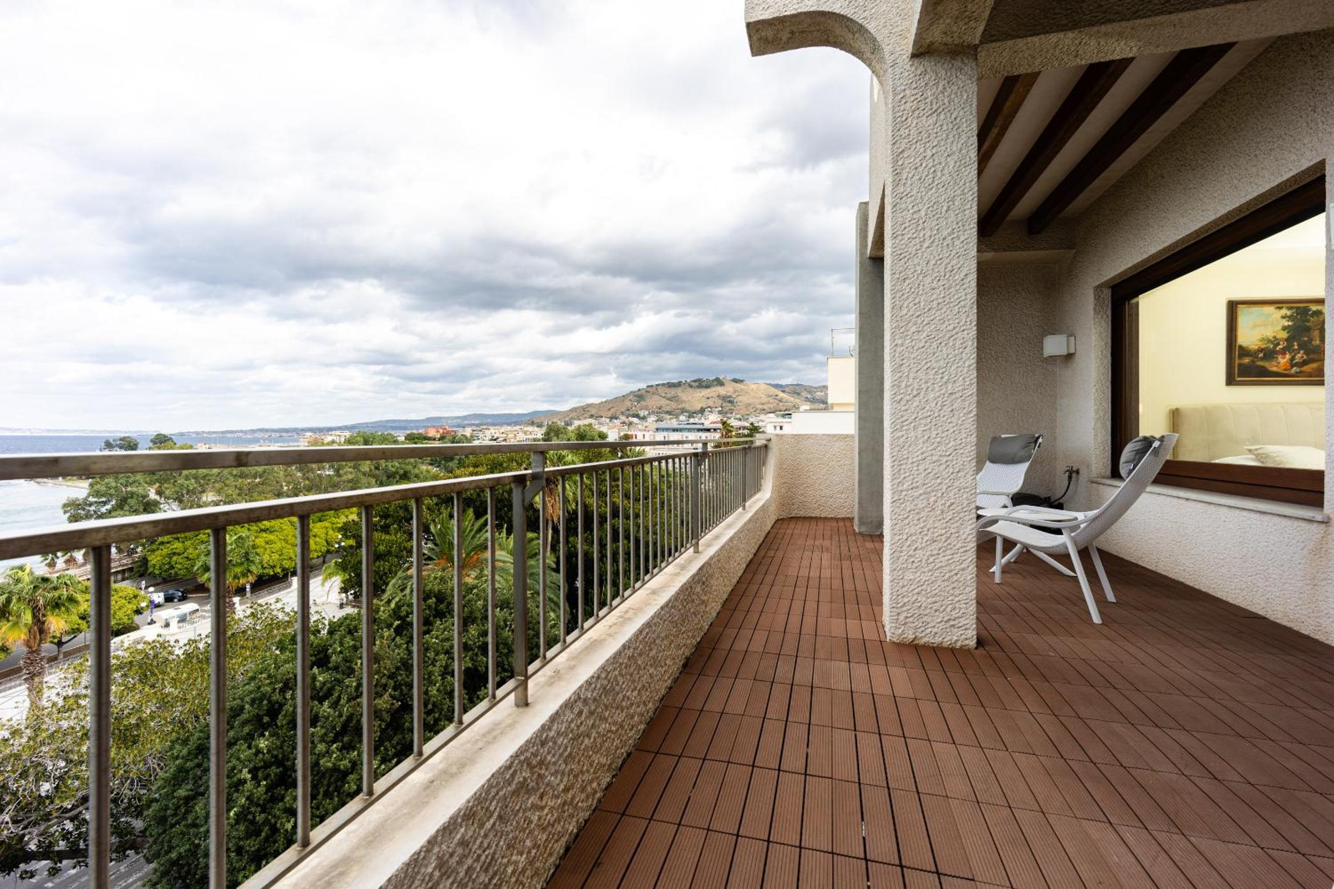 King Suite with Sea View
