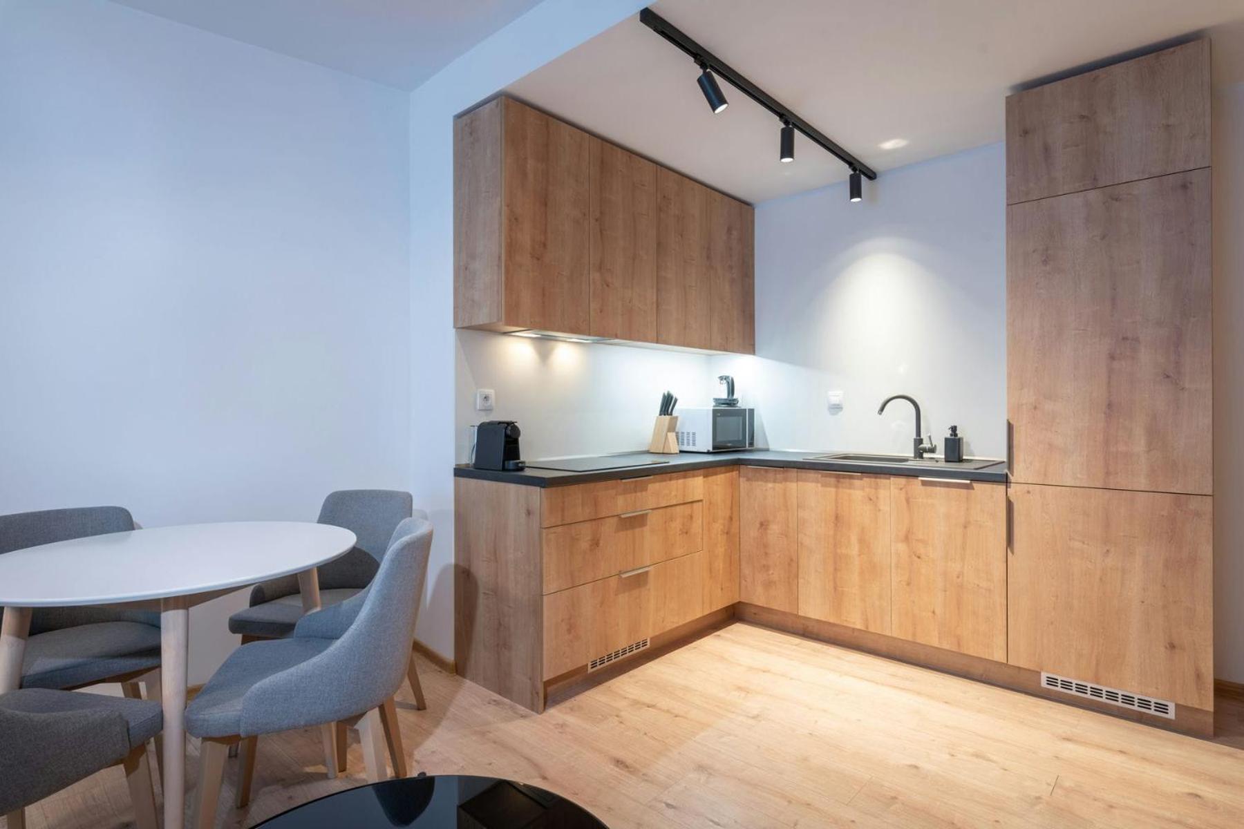 Apartment with Terrace photo 3