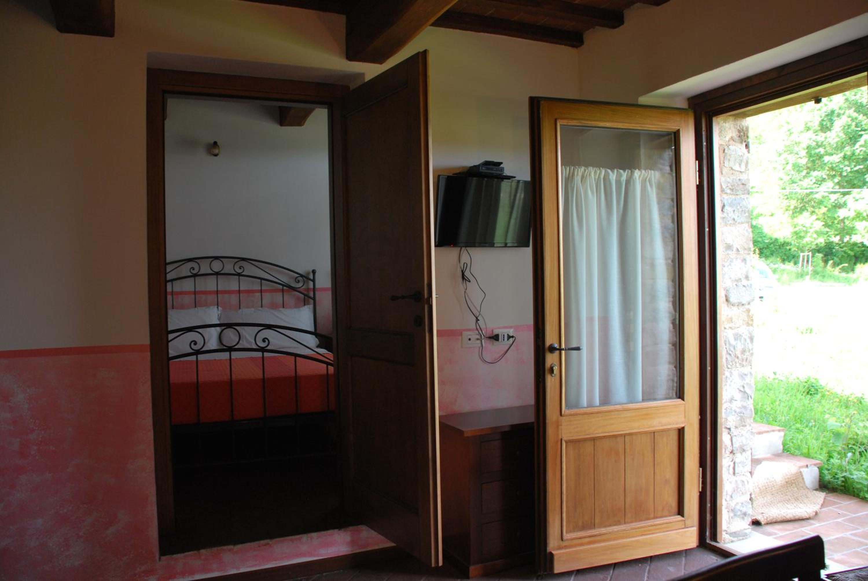 Standard King Room photo 1