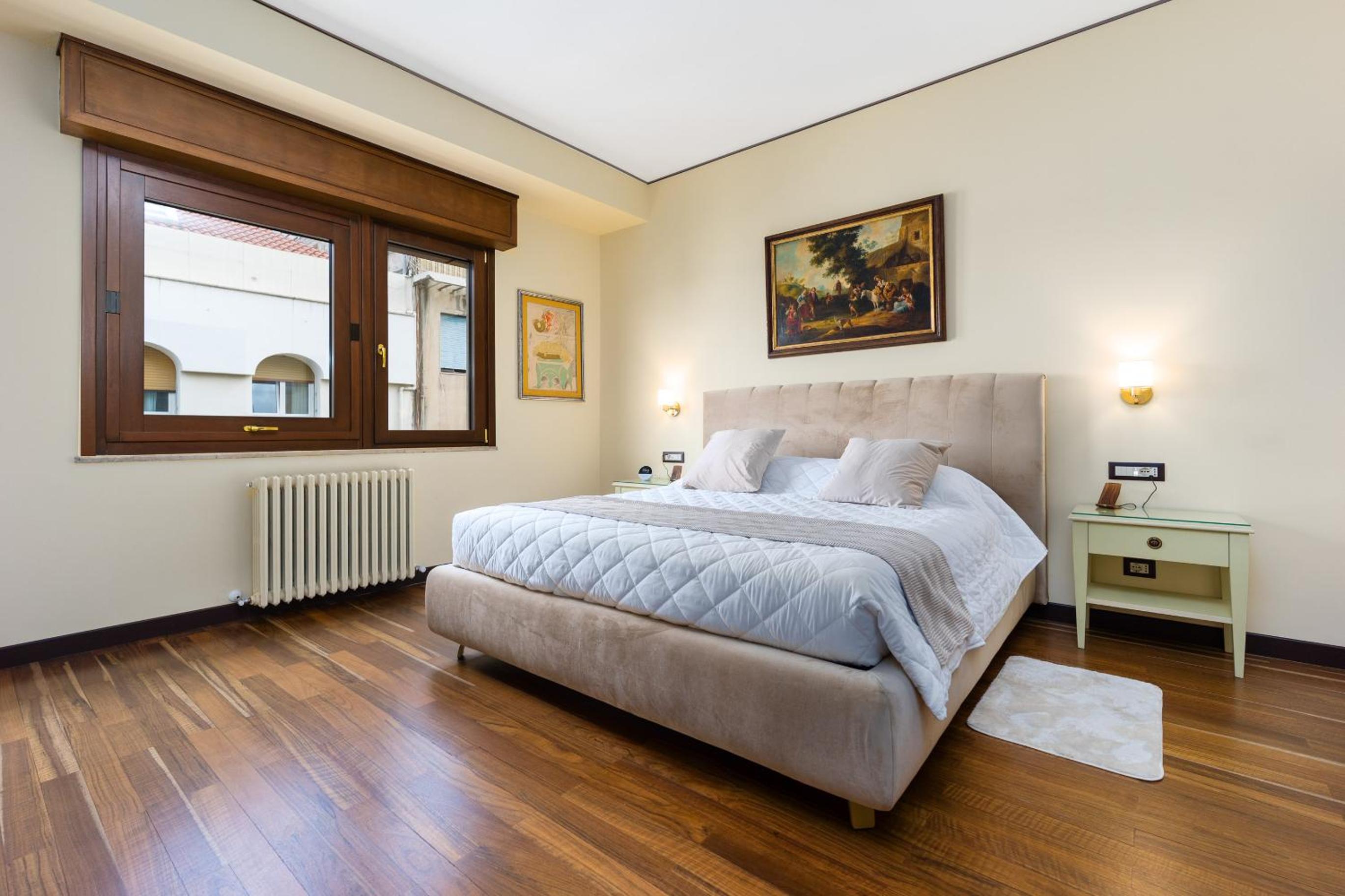 Deluxe Double Room with Side Sea View
