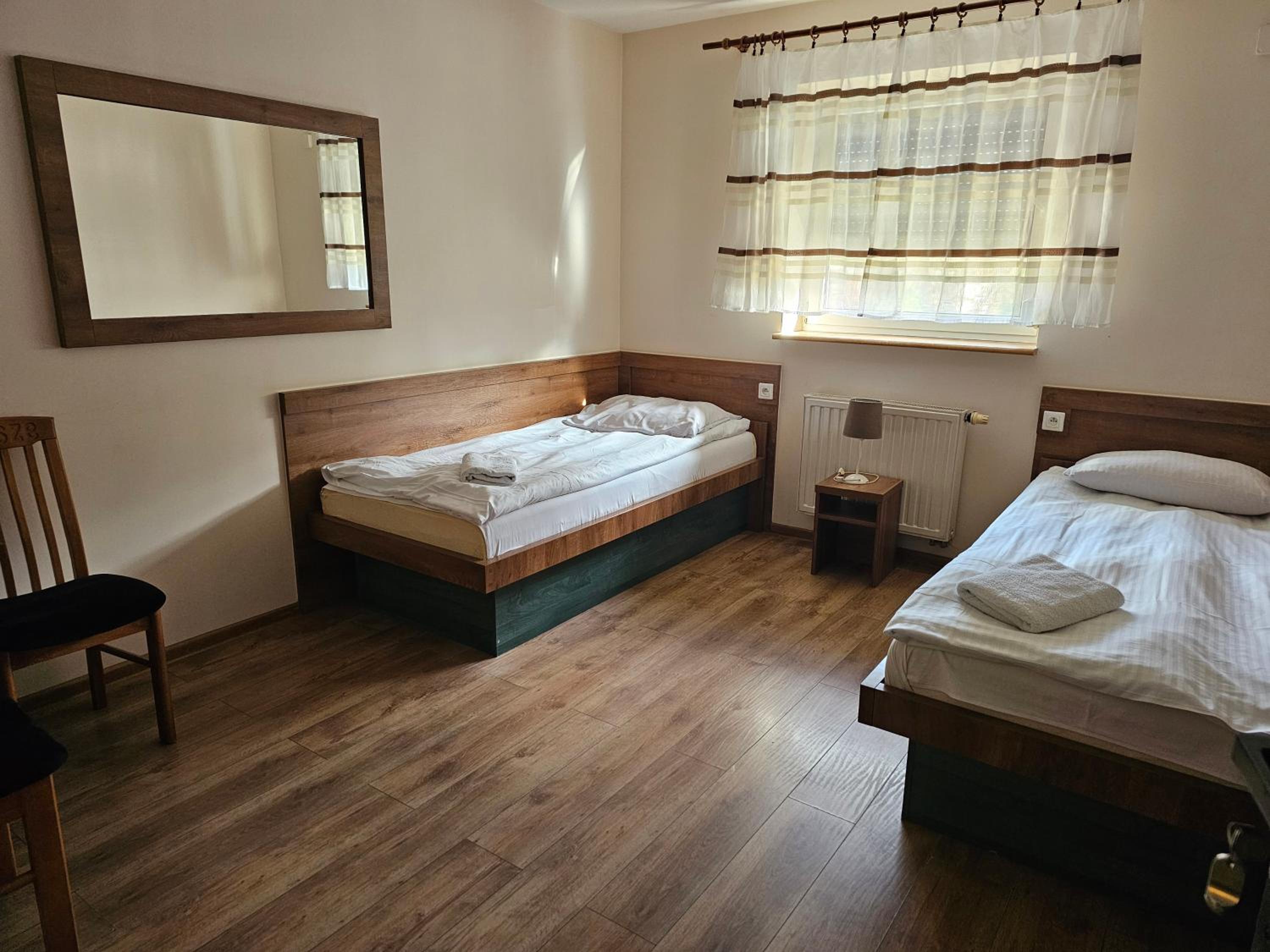Small Twin Room photo 1