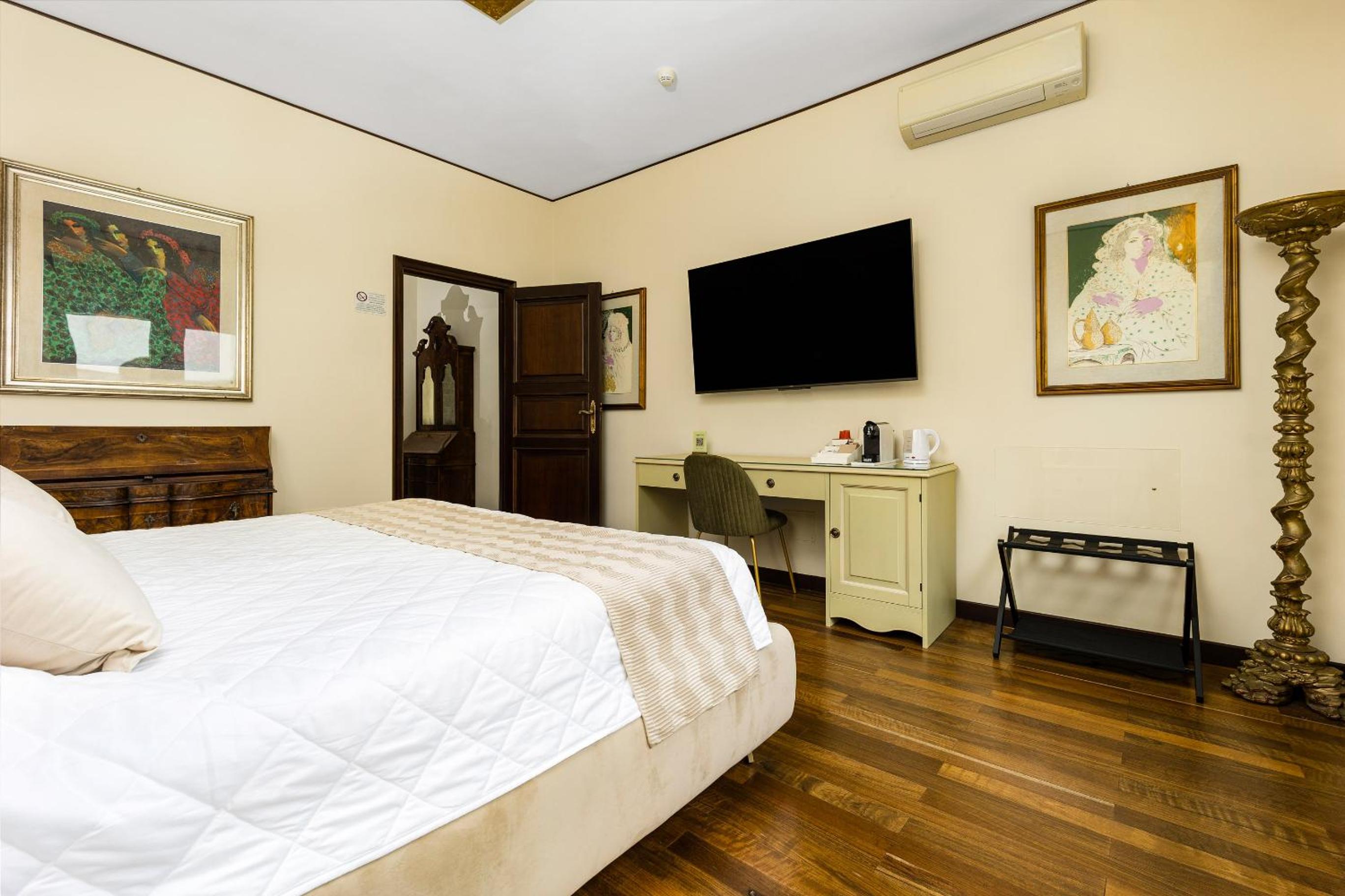 Luxury Triple Room