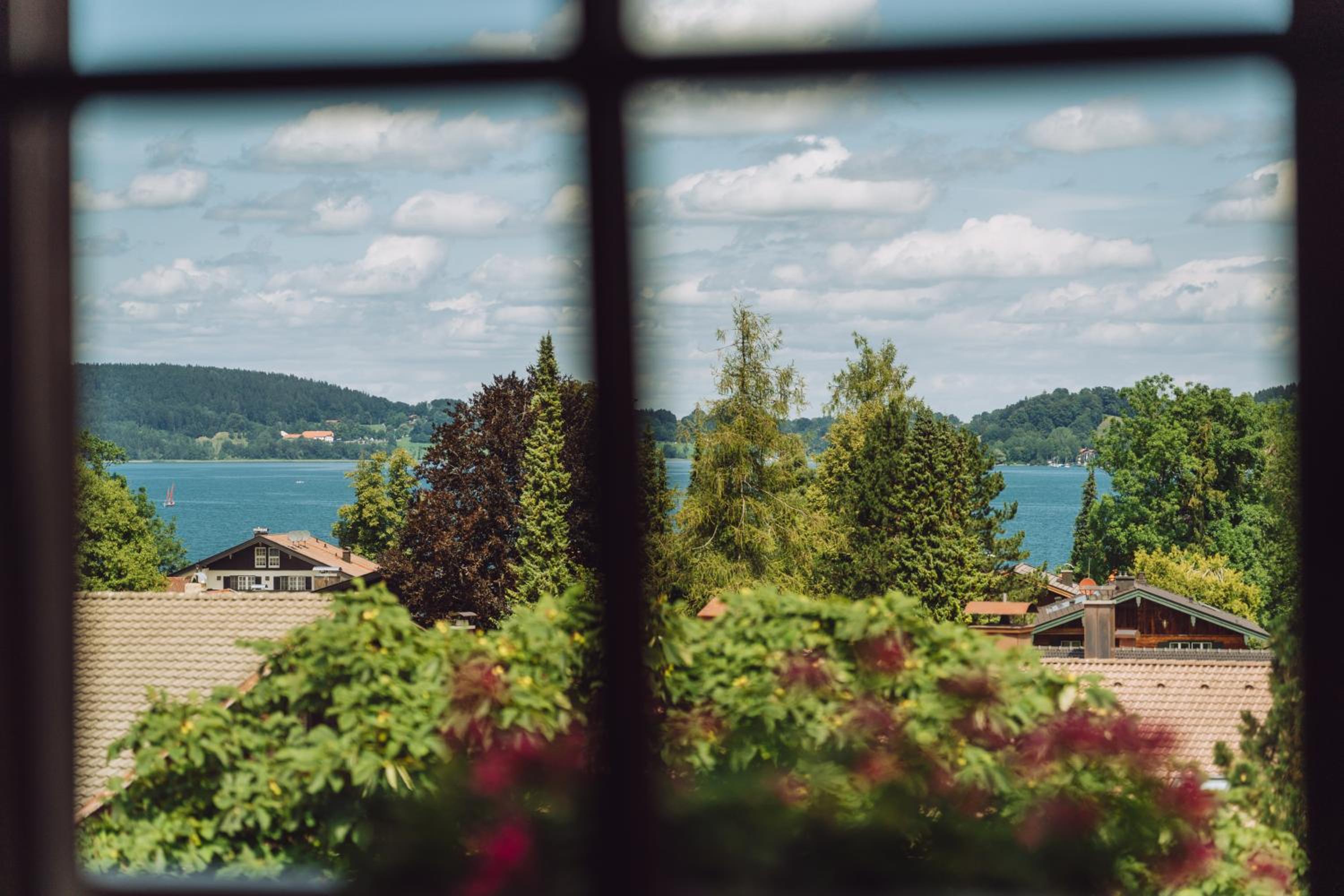 Suite with Lake View