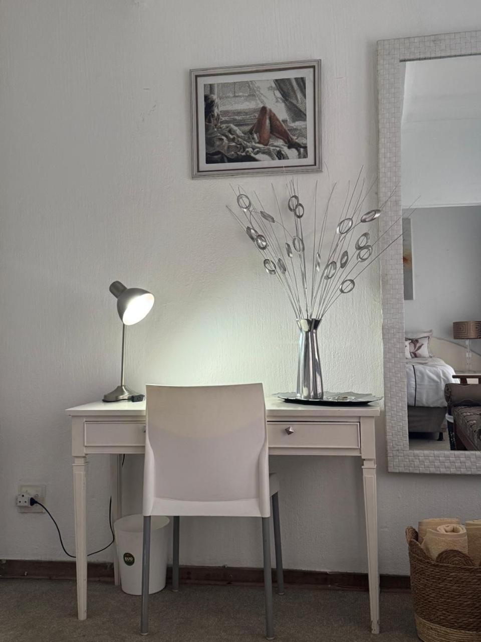Budget Double Room photo 3