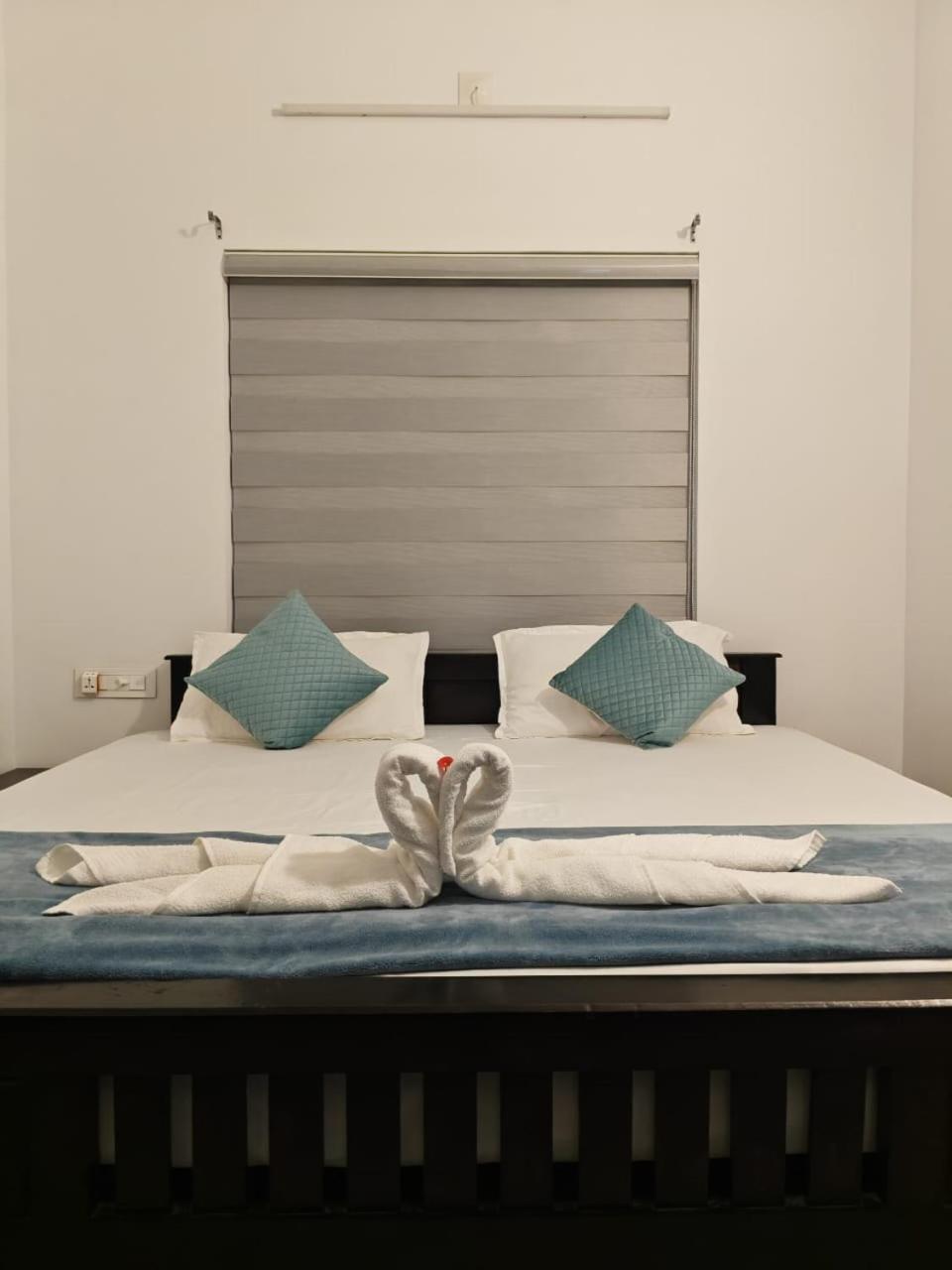 Deluxe Double Room with Balcony photo 1