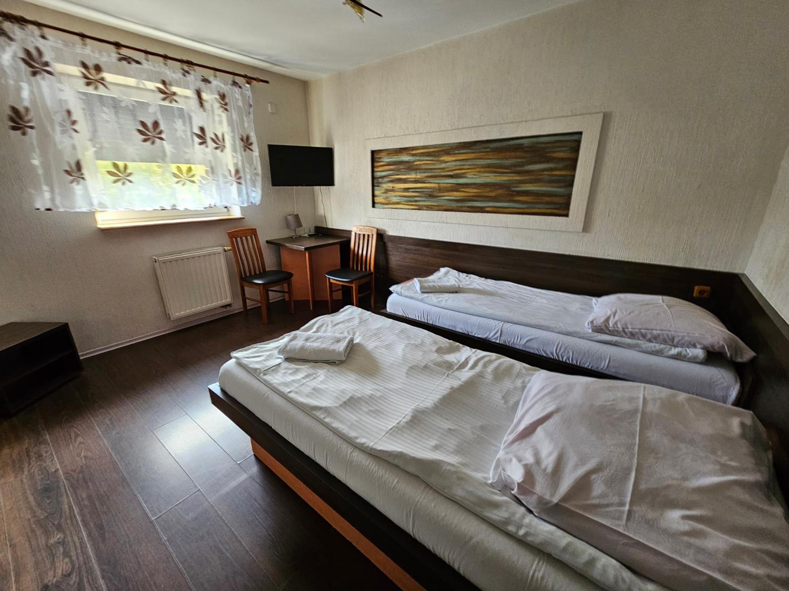 Small Twin Room photo 3