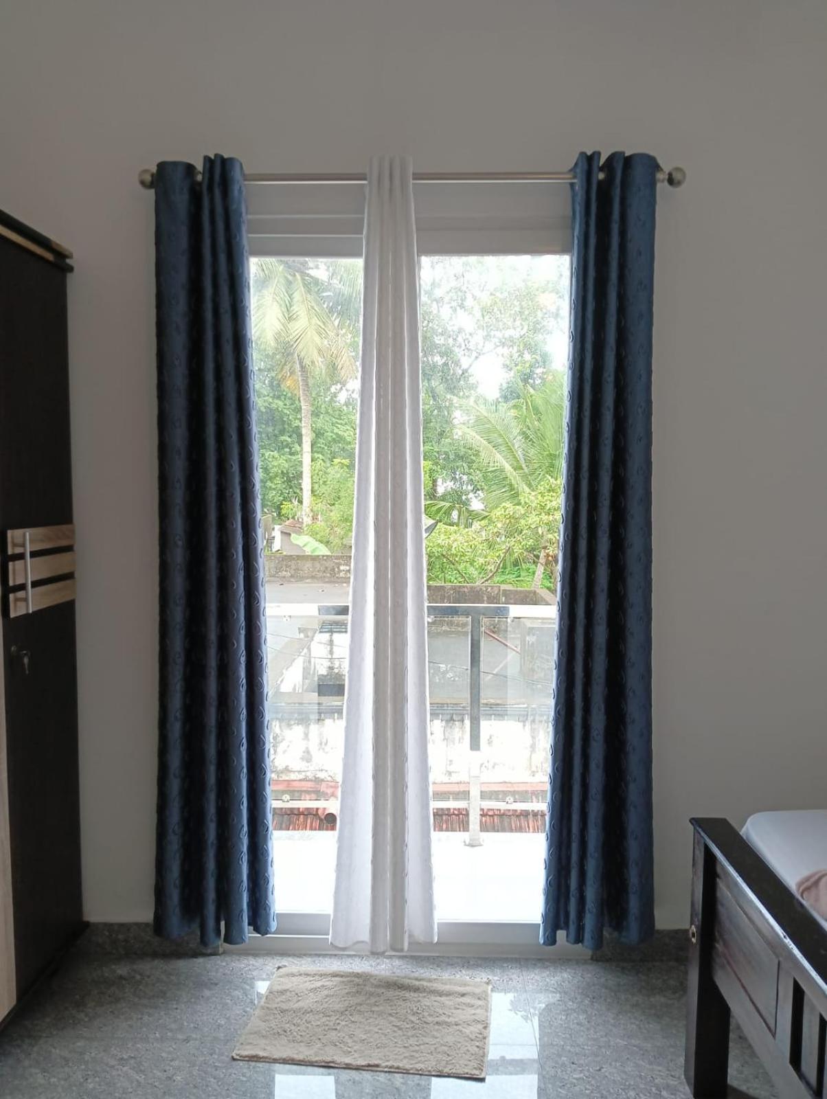 Deluxe Double Room with Balcony photo 3