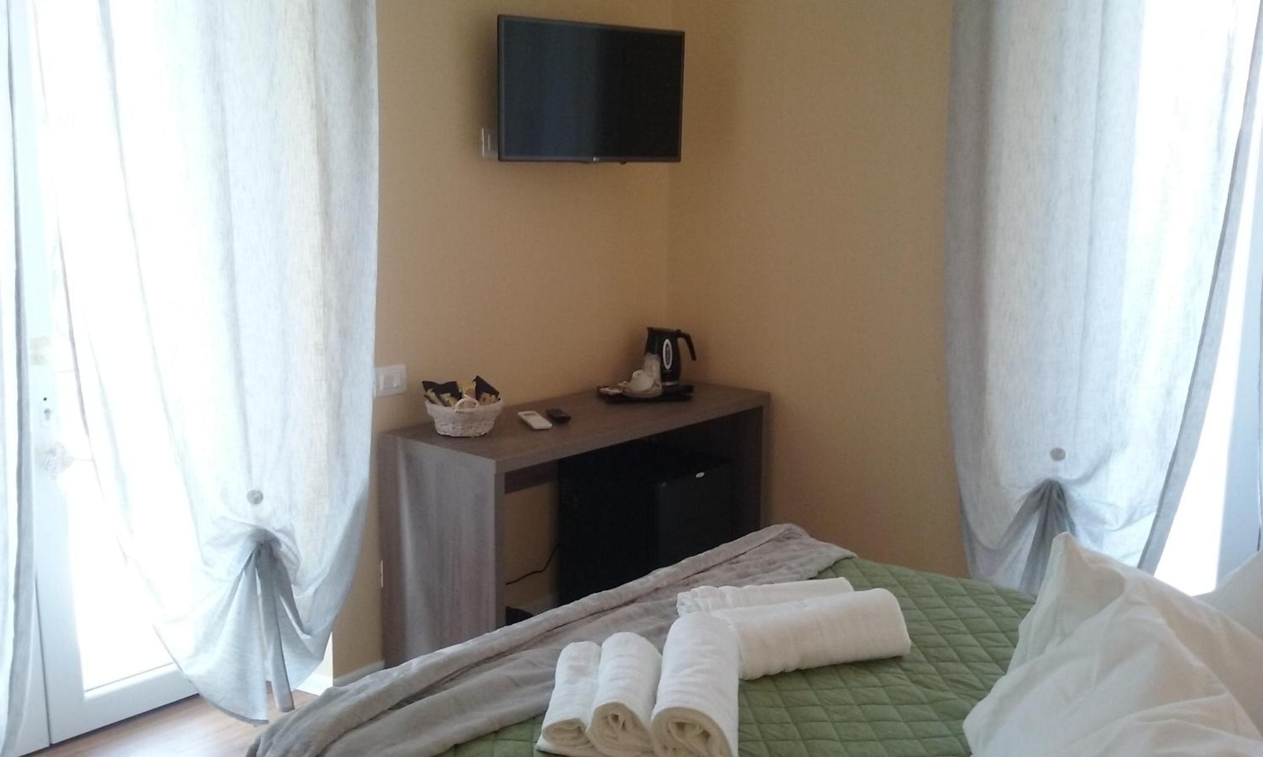 Double Room with Terrace 1 - Photo 3