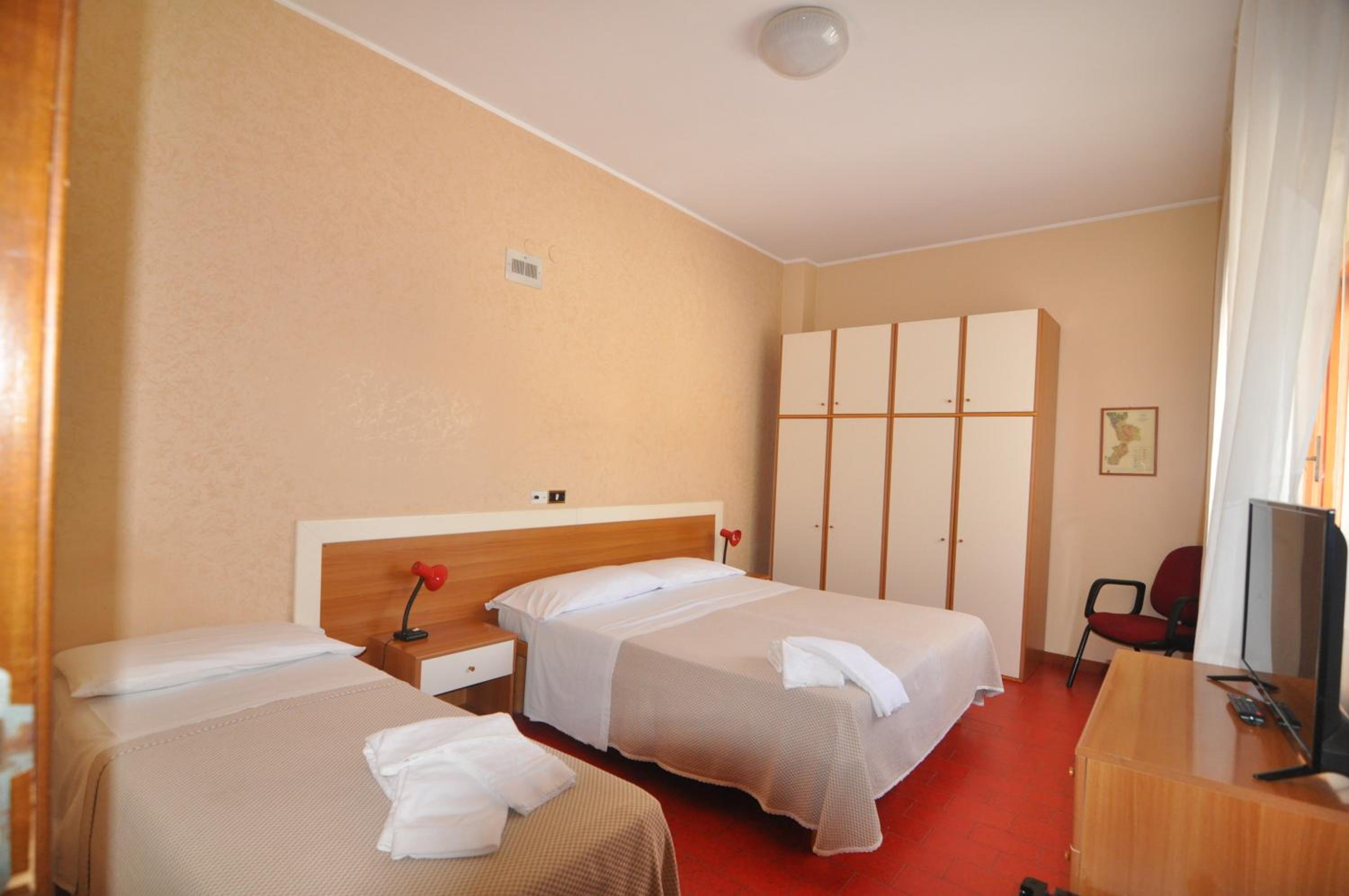 Quadruple Room with Shared Bathroom